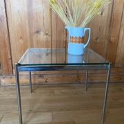 Table d’appoint année 60