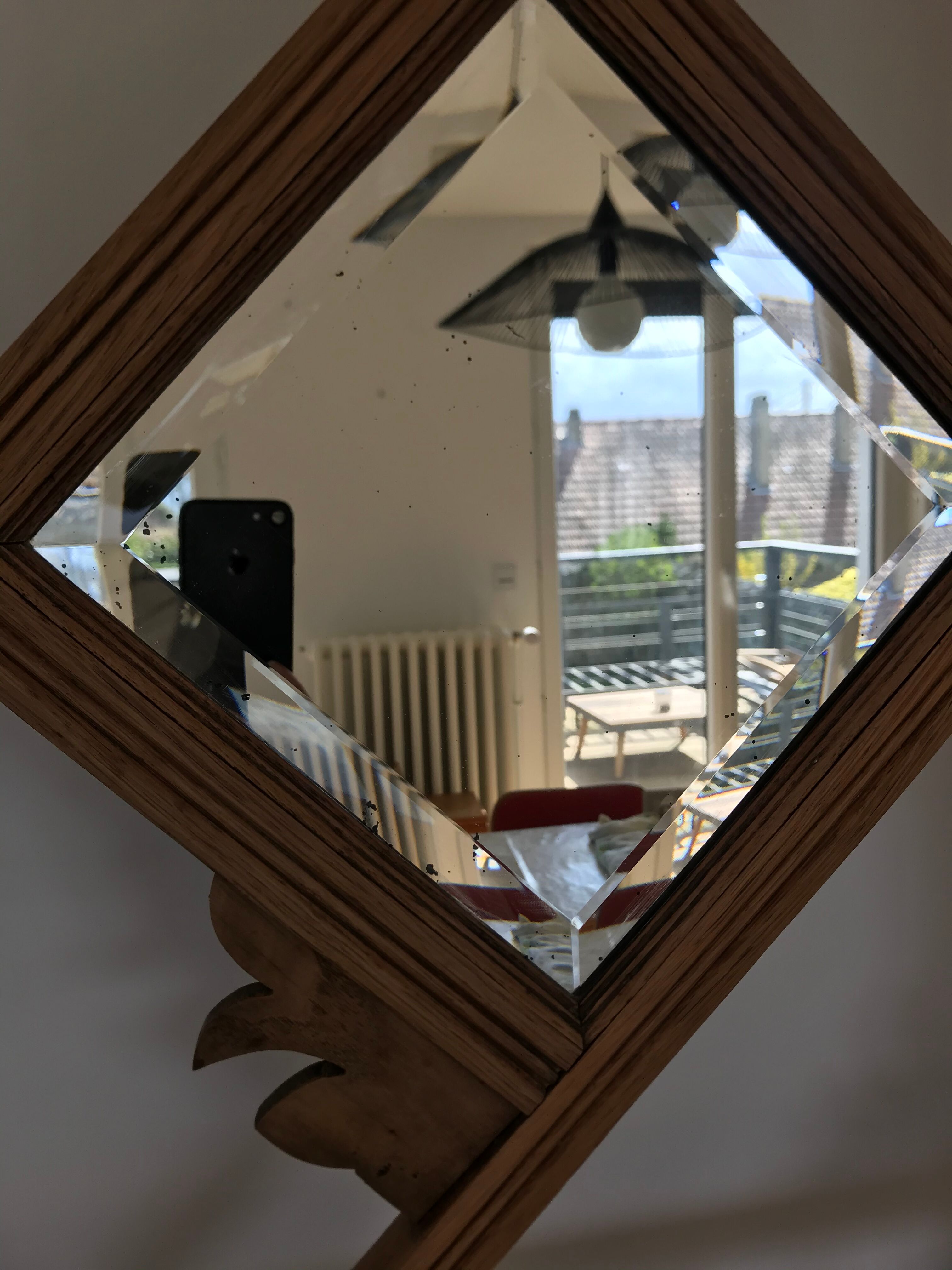 Coat-of-the-table wardrobe