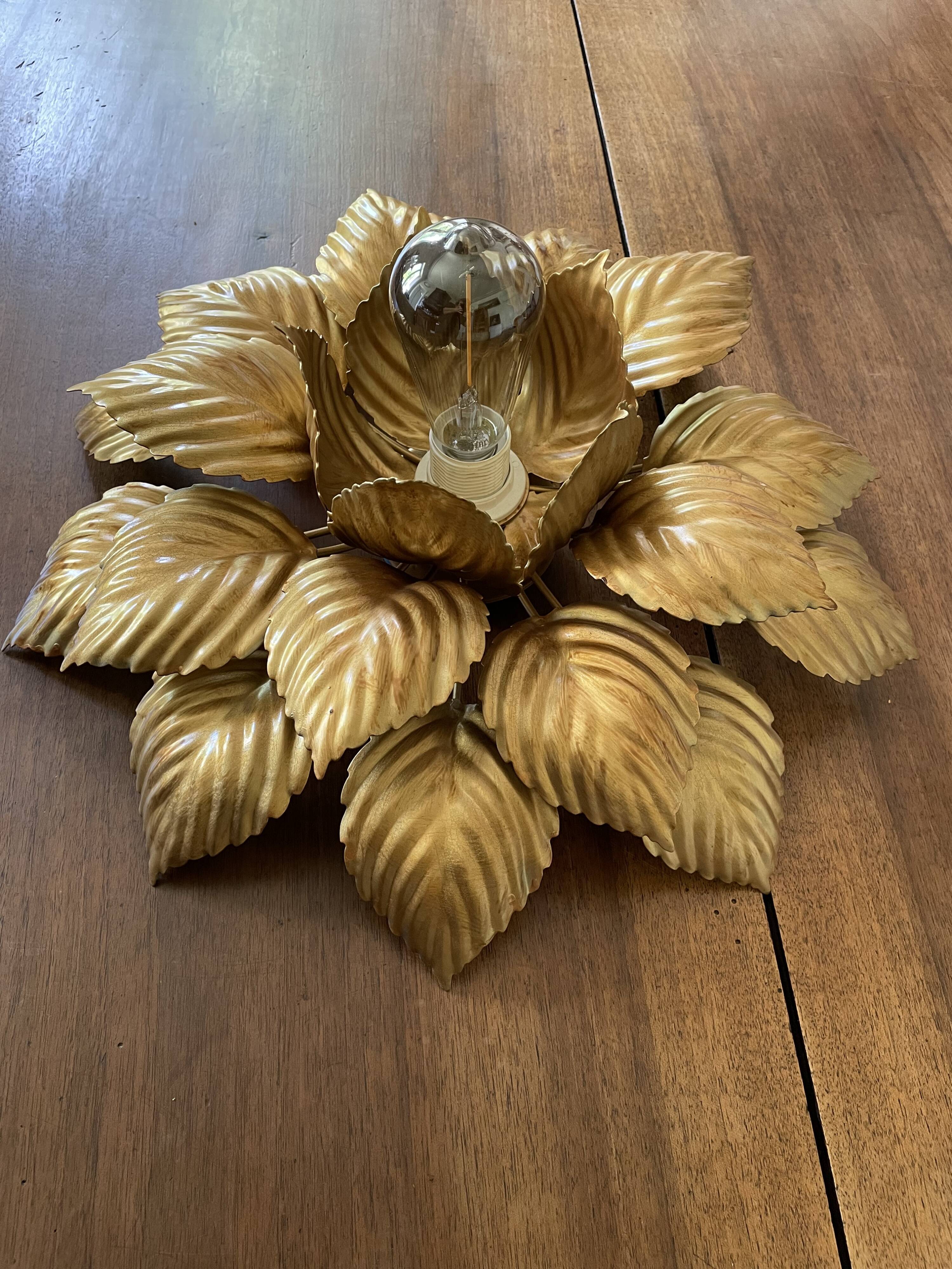 Ceiling light golden flower