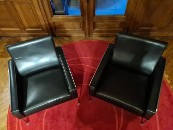 Fauteuil de la série 3300 d'Arne Jacobsen
