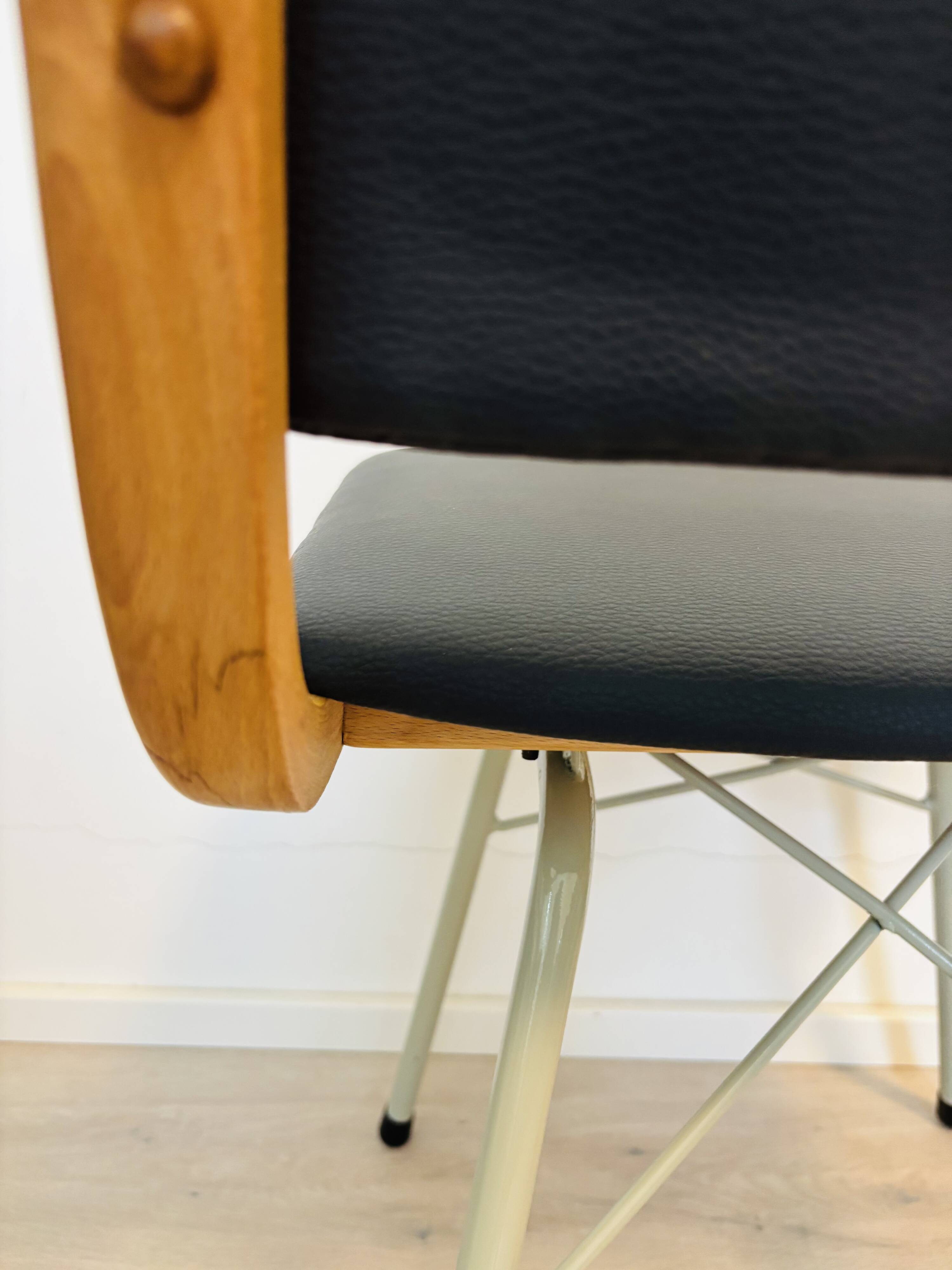 Mid-Century Dining Chair by Miroslav Navrátil for TON, 1970