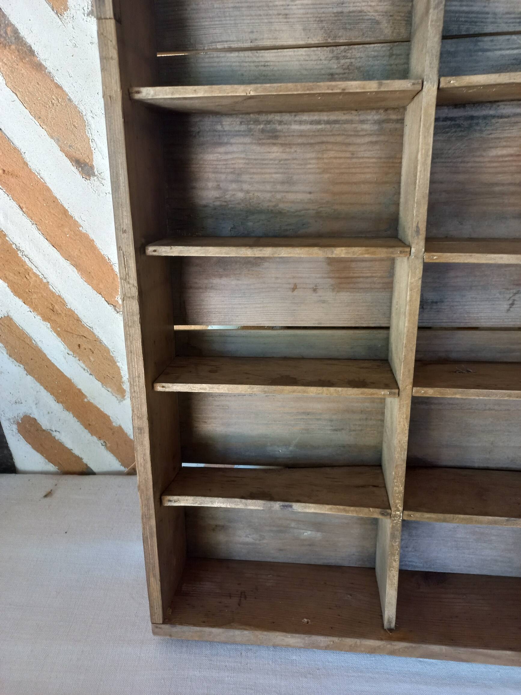 Wooden shelf drawer box