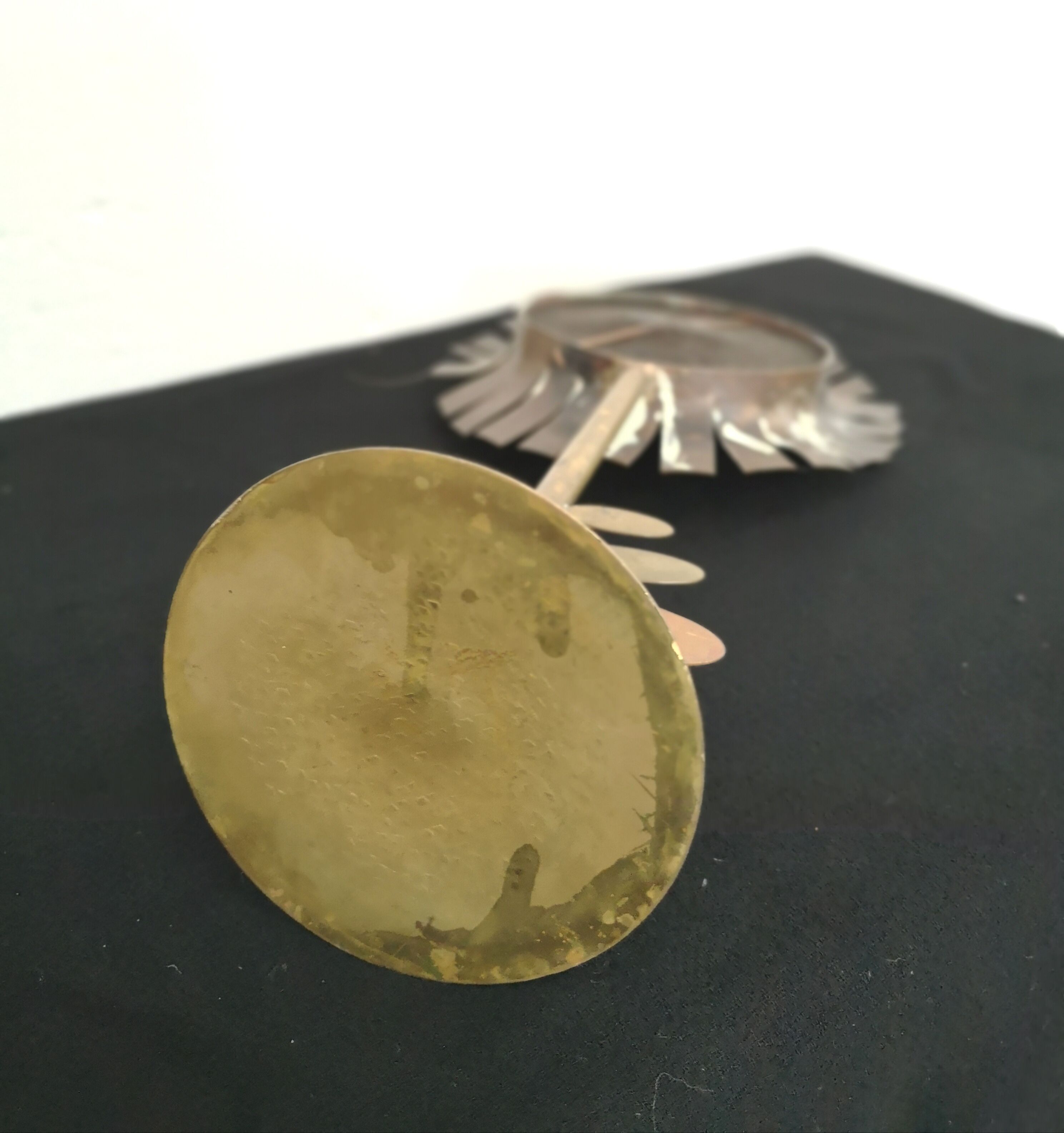 Brass mirror in flower shape, 9.5cm