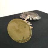 Miroir ancien en laiton, forme fleur, 9.5cm