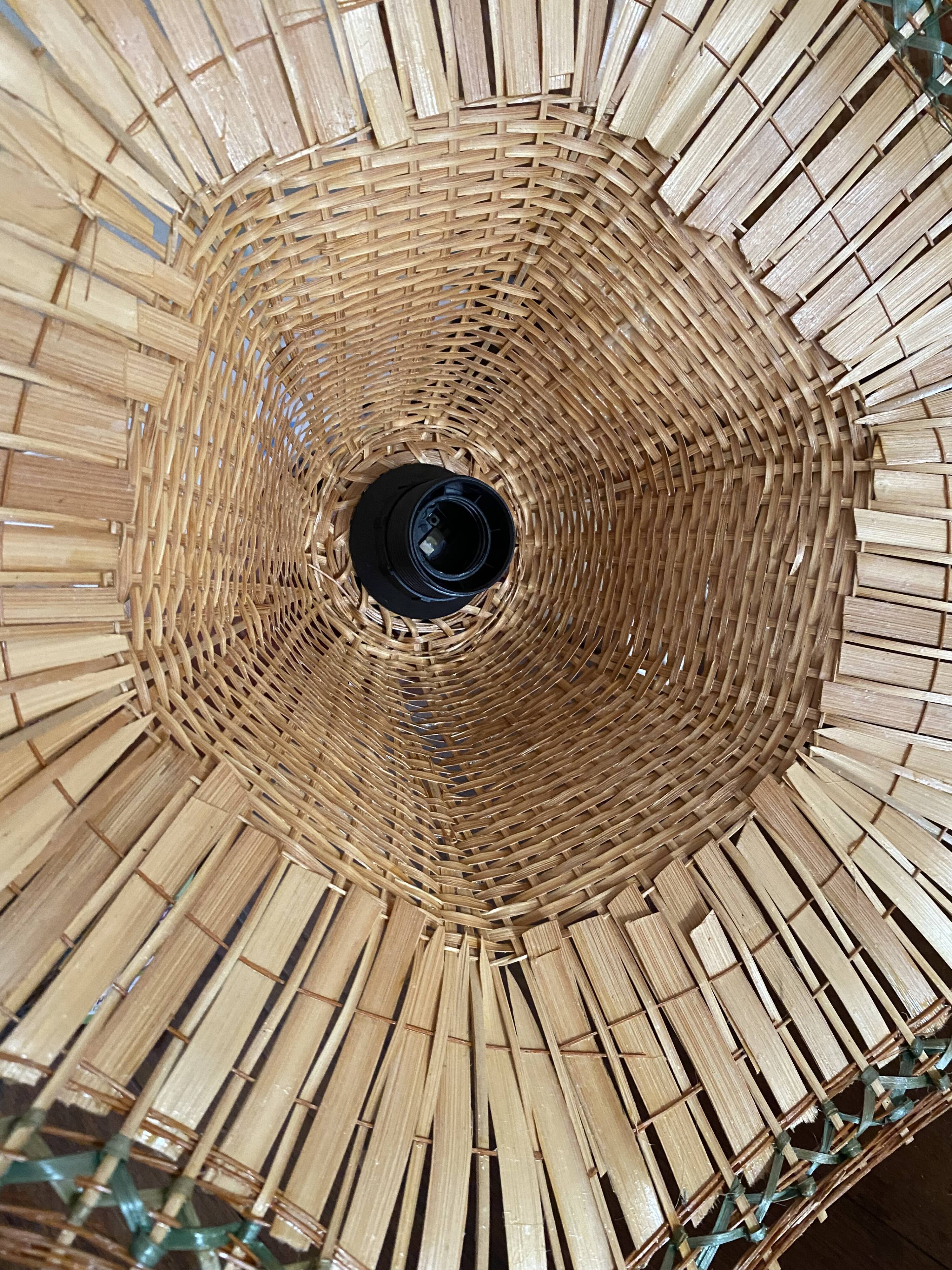 Braided wicker suspension