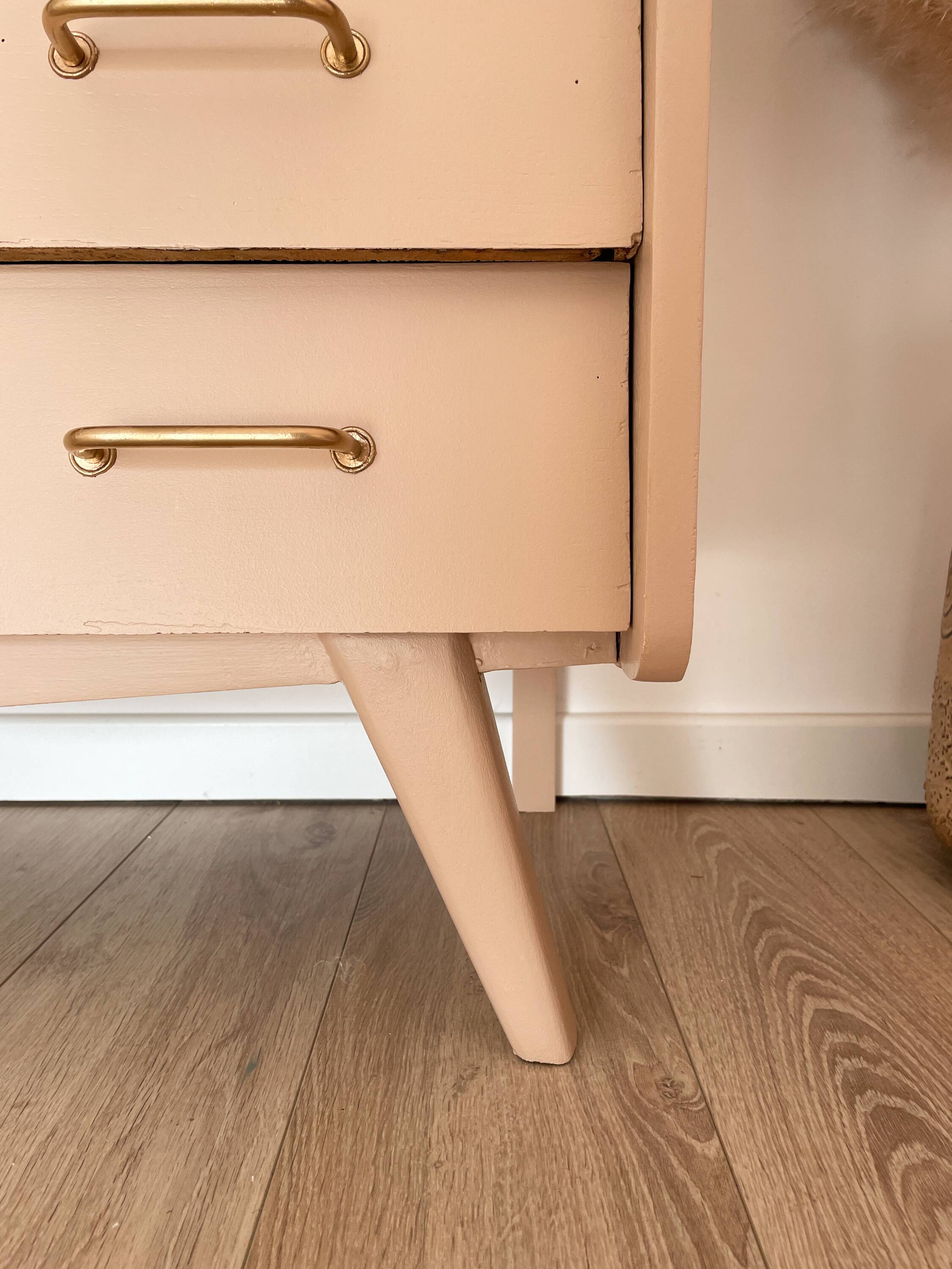 Commode vintage beige rosé