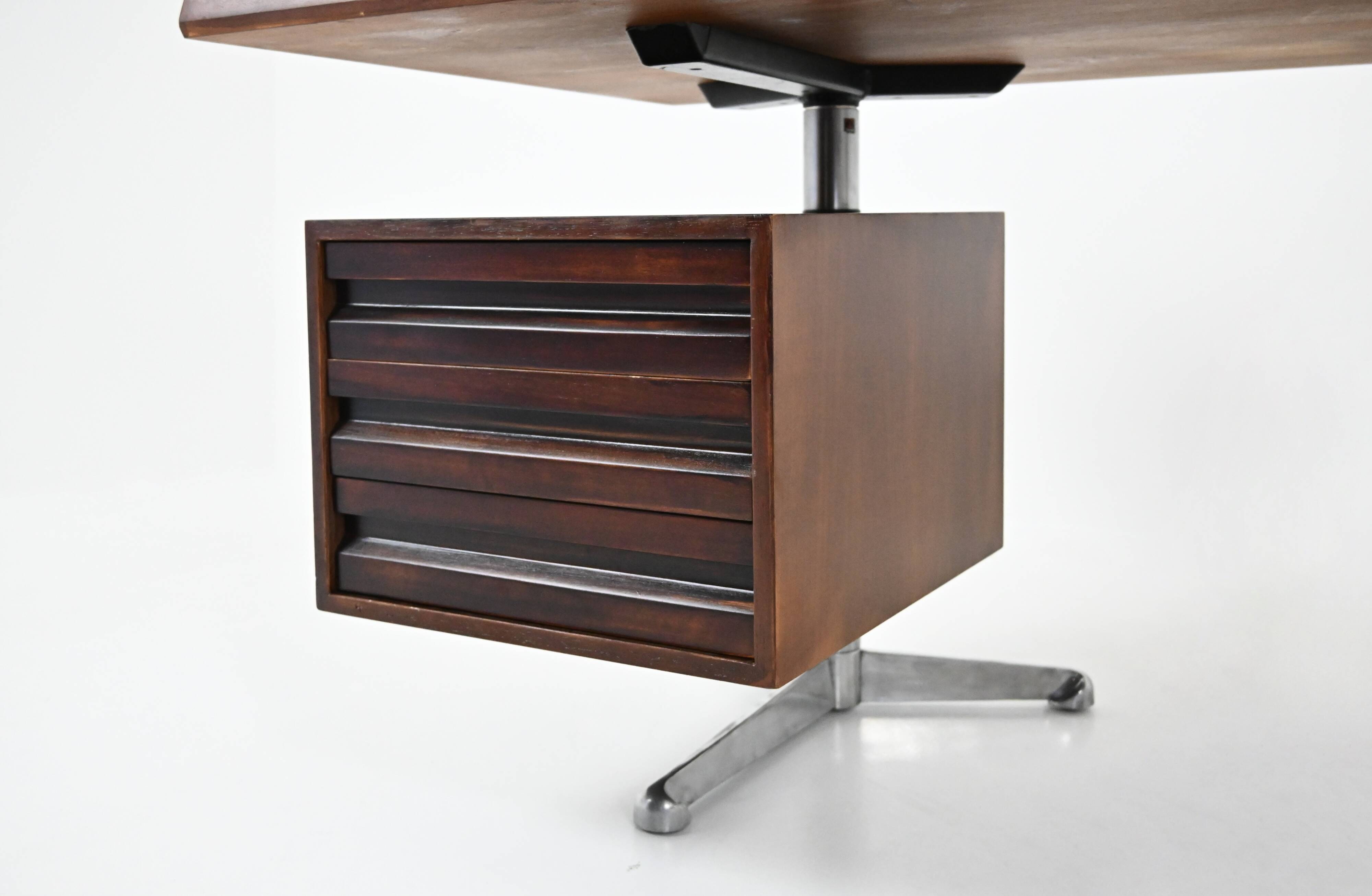 Desk design by Osvaldo Borsani for Tecno, 1960s