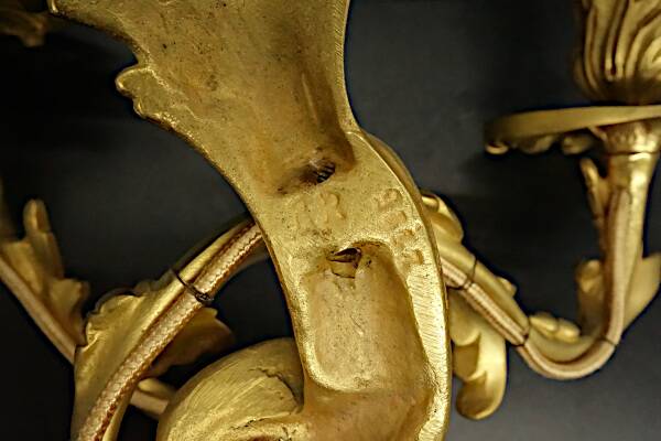 Large pair of stamped wall sconces in Louis XV style - gilded bronze