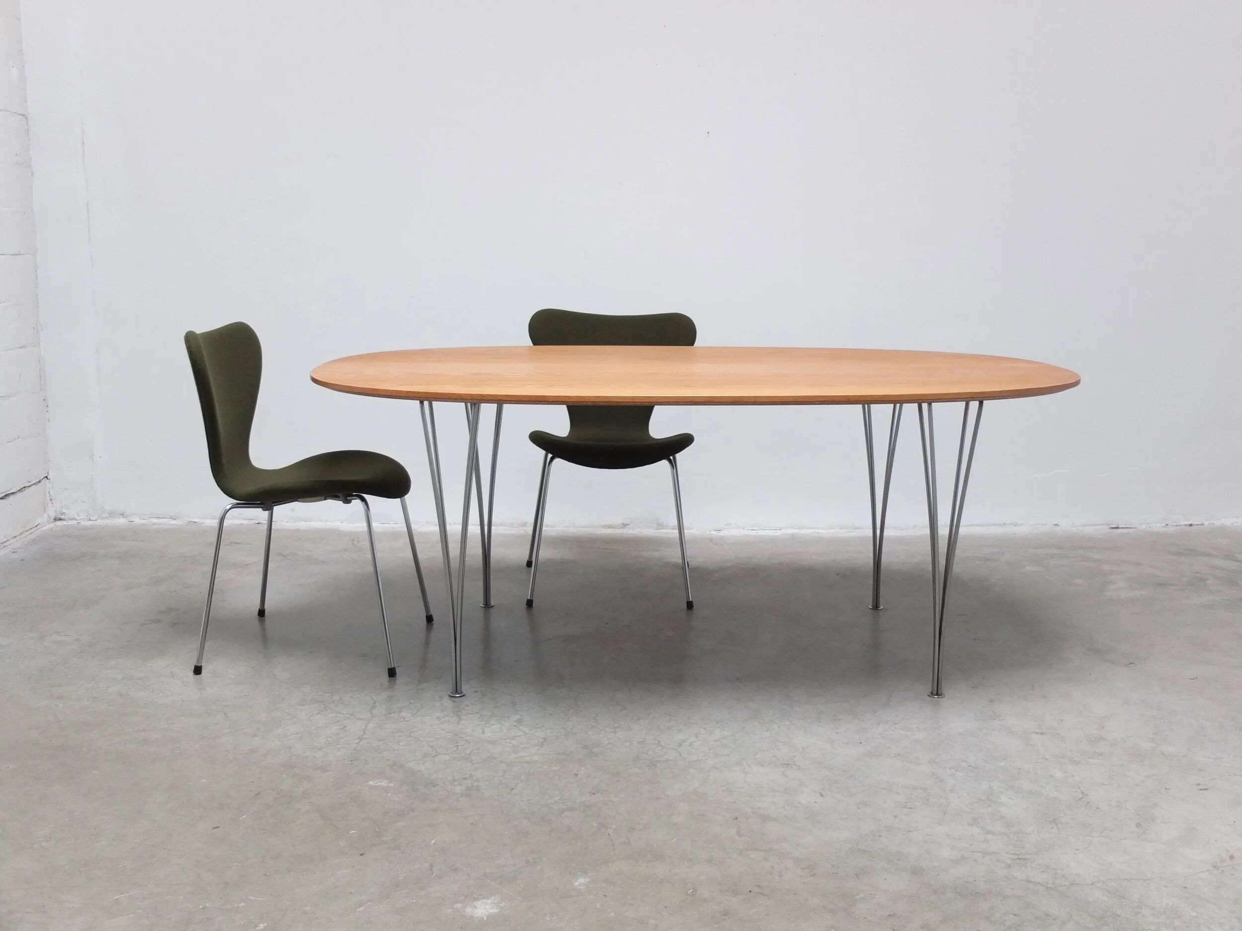 ‘Super-Elliptical’ table in oak by Piet Hein & Bruno Mathsson for Fritz Hansen, 1968
