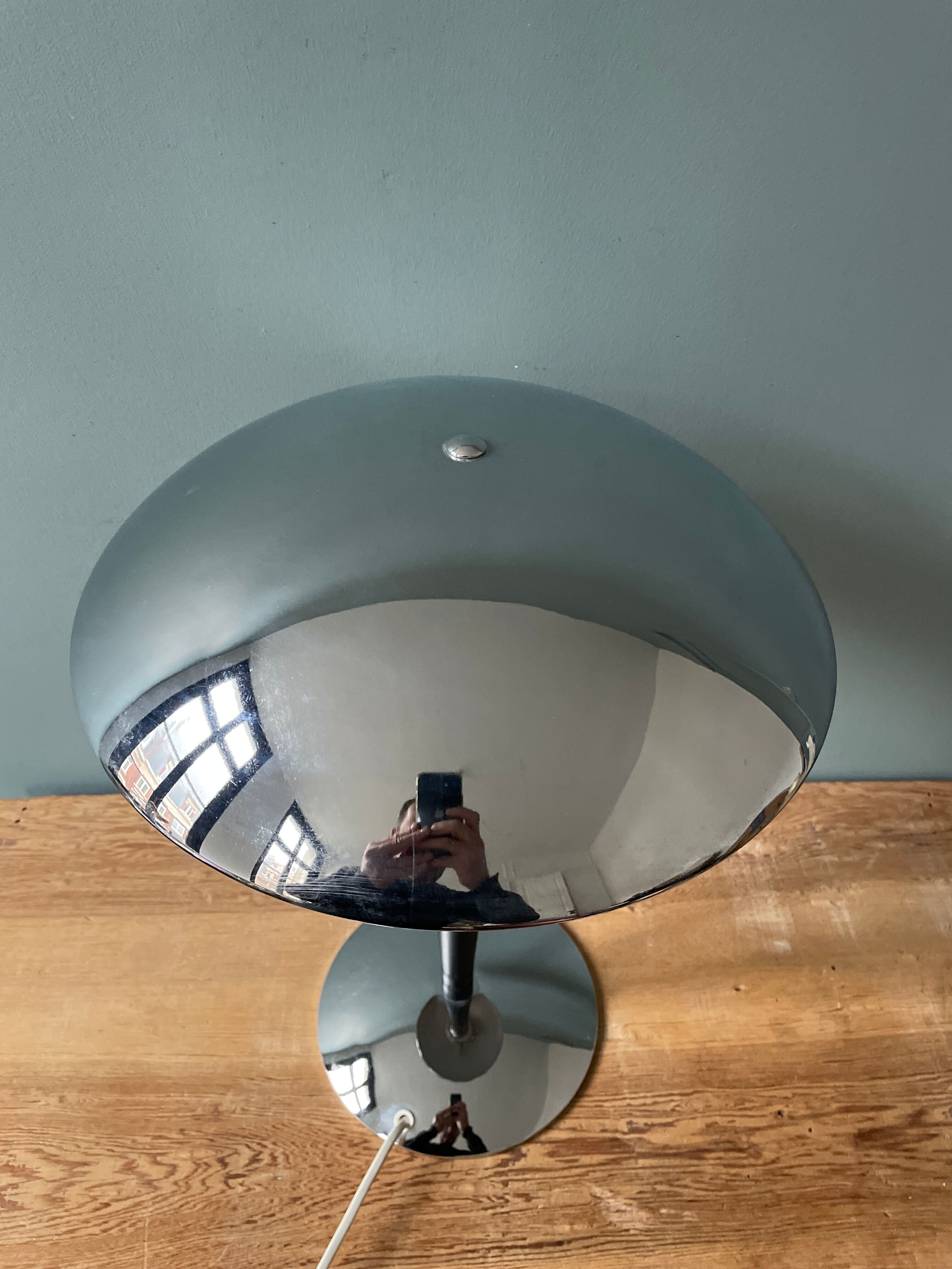 Vintage liner lamp 1980
