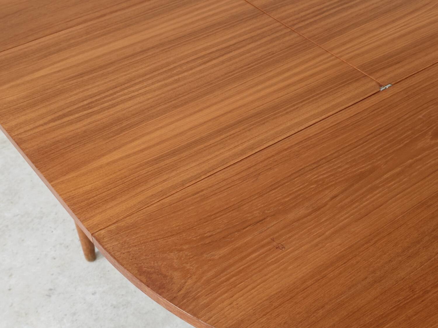 Round extending table, light oak, East Germany, 1960s