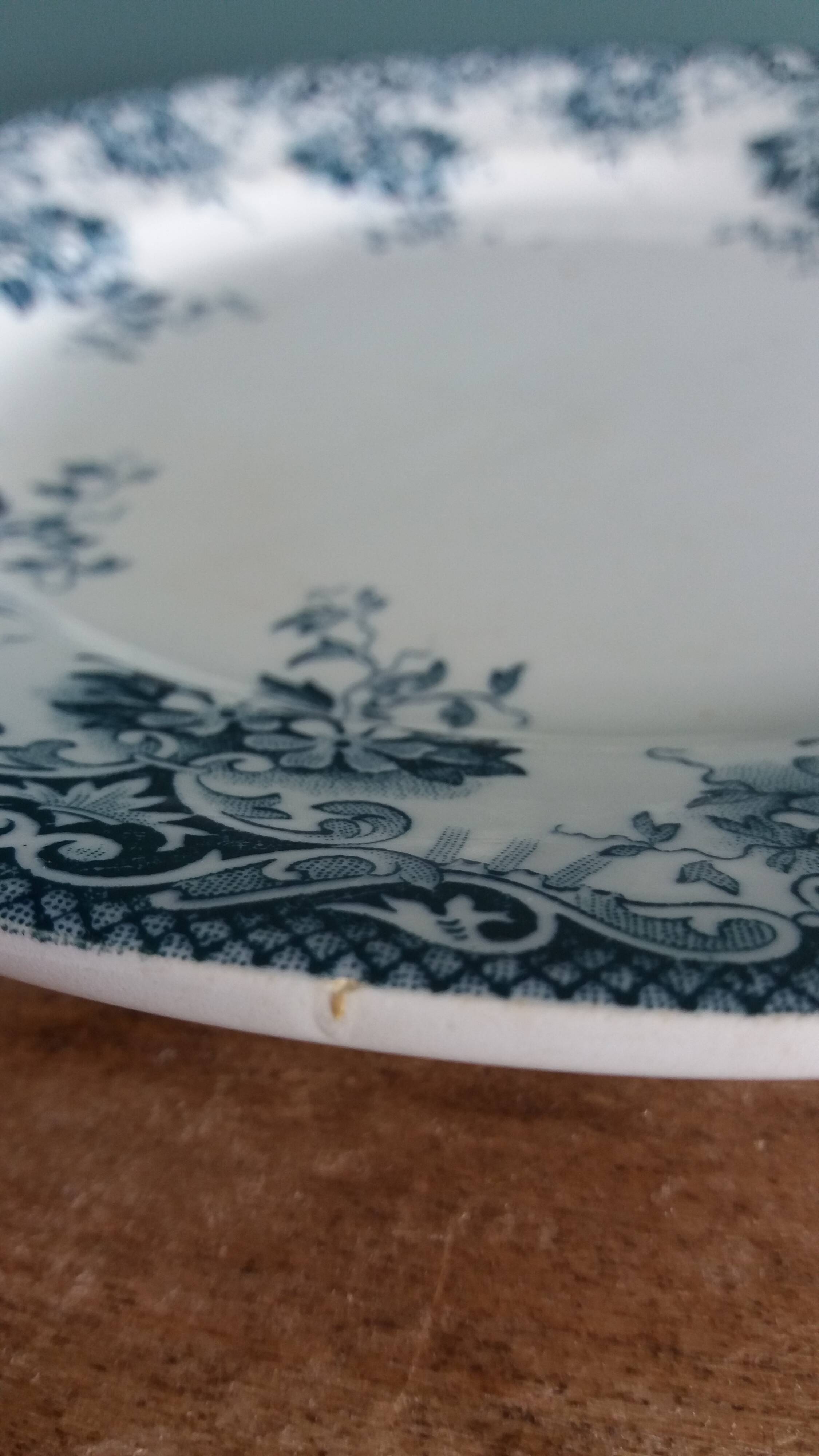 Flat plate from Saint-Amand and Hamage with Spring decoration.