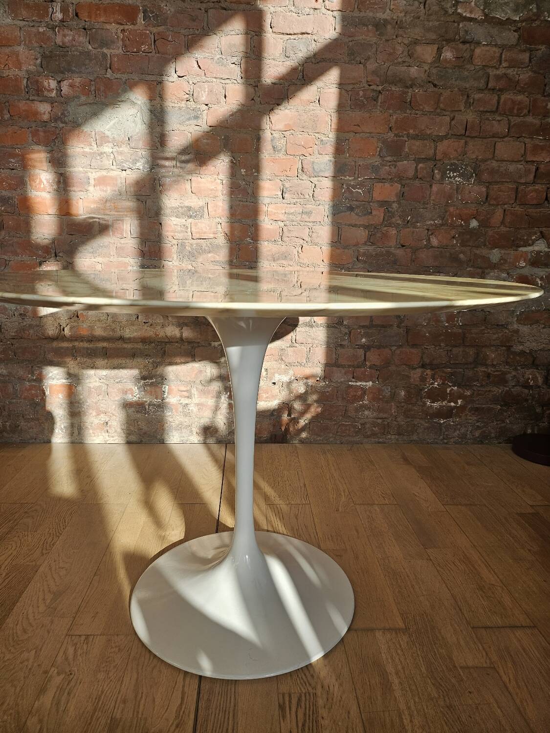 Table Eero by Knoll 1970