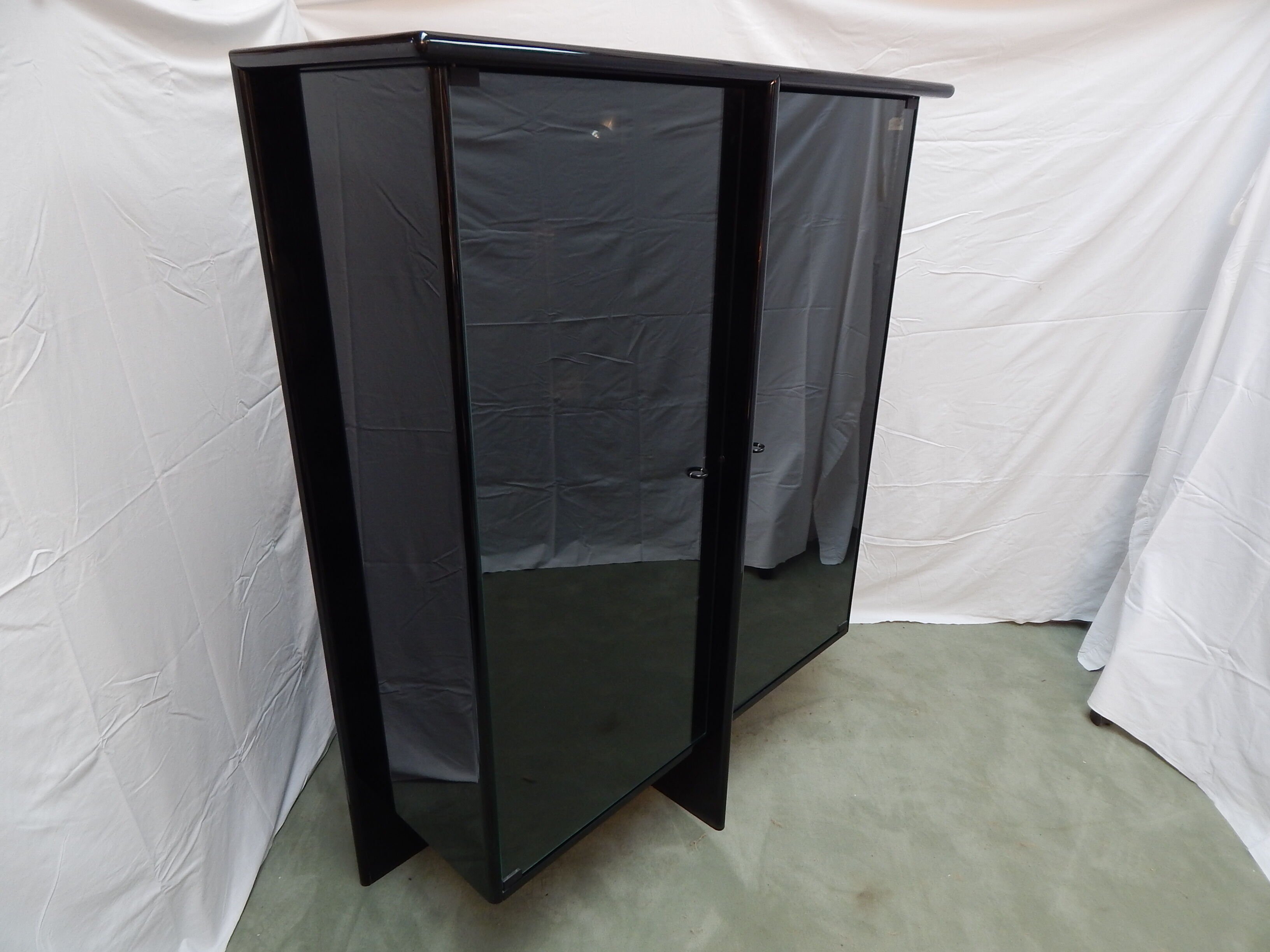Vitrine laqué noir design Behr années 80