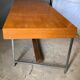 Bureau quatre tiroirs 1960 sur pieds tubulaires chromes