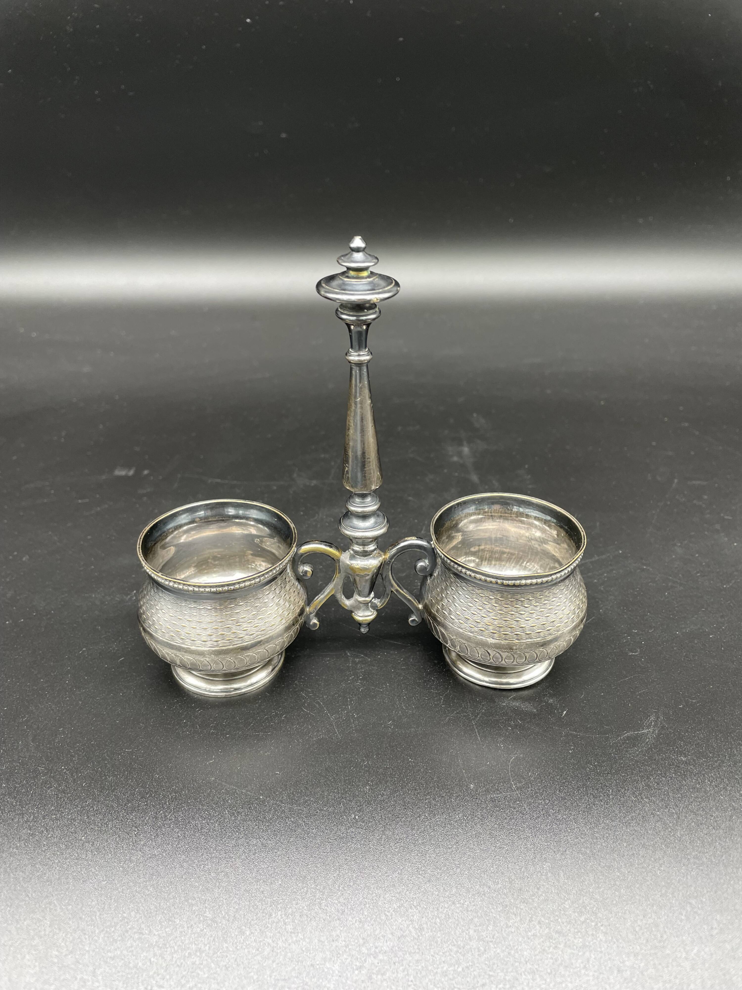 Double salt dish, silver metal, round base, socket, engraved decor, table decoration, chic, hallmark