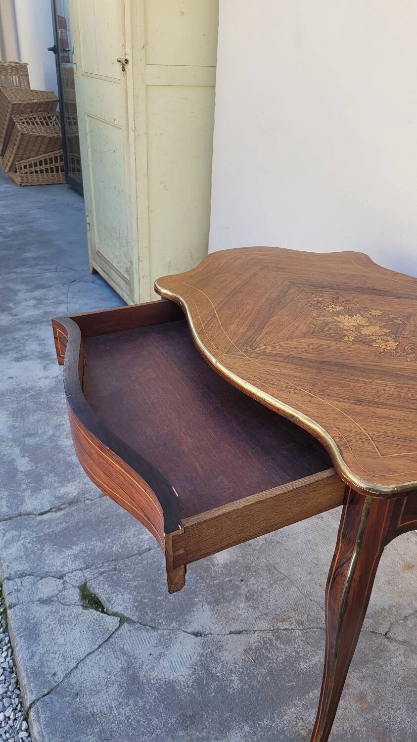 Napoleon III violin-shaped middle desk table 19th in marquetry