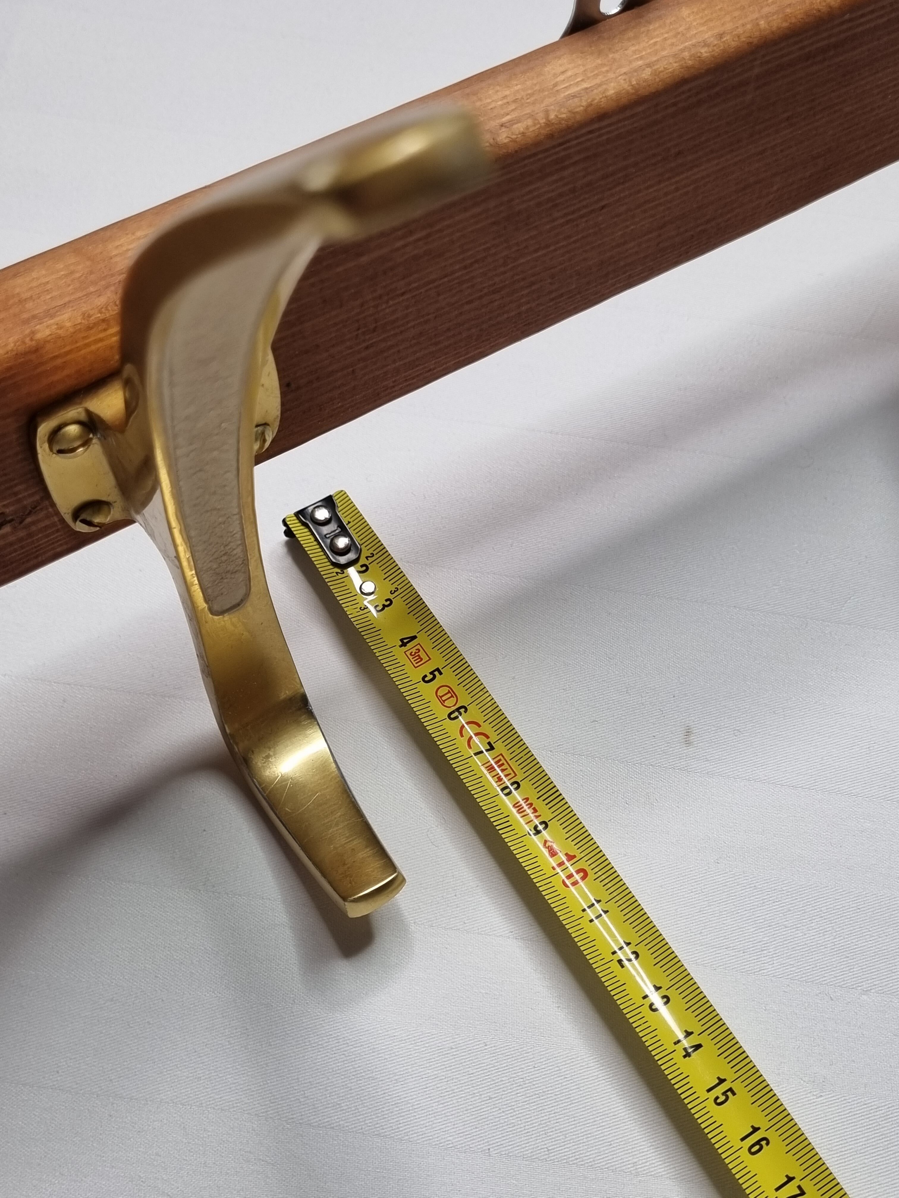 Portemanteau en laiton et bois, 4 patères doubles vintage