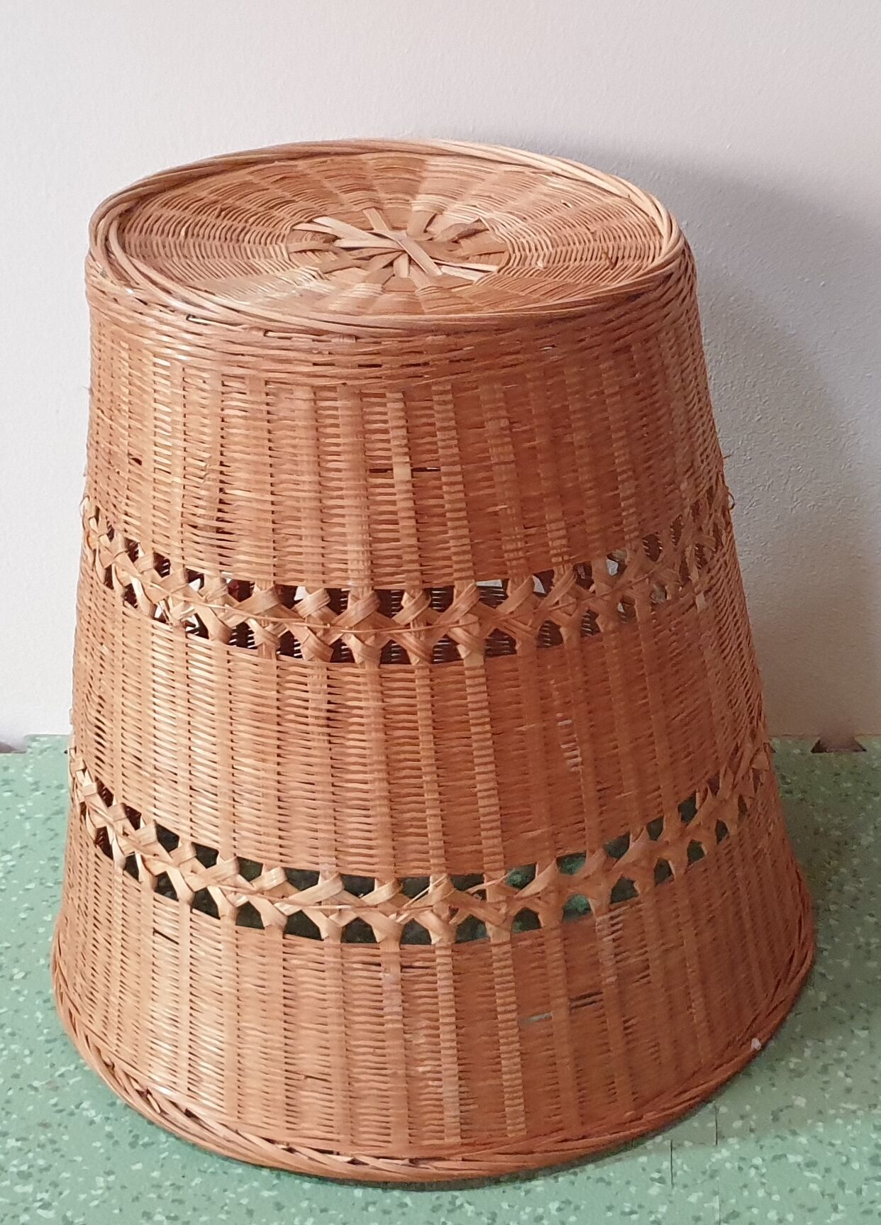 Corbeille à papier en osier vintage