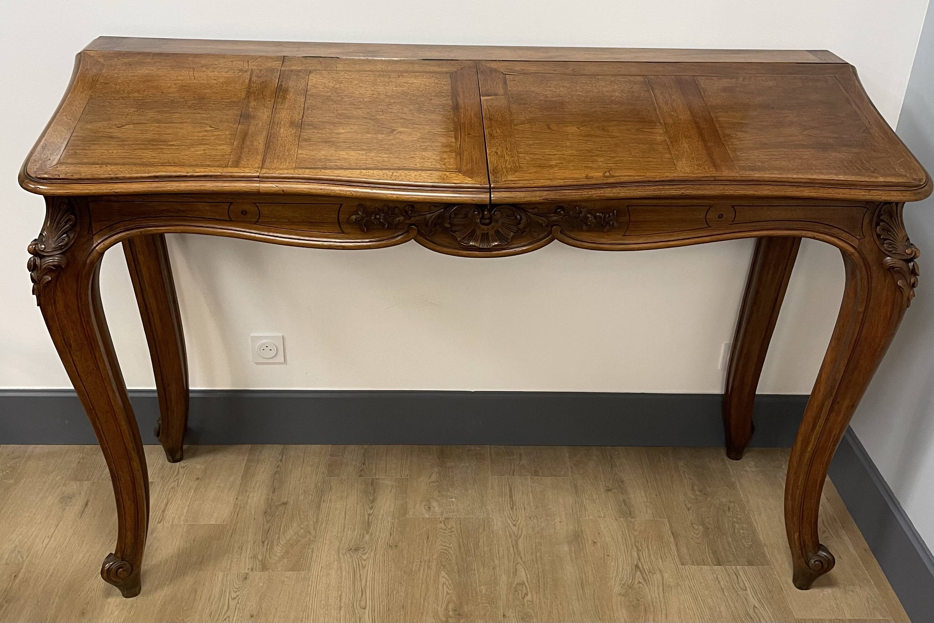 Notary walnut furniture from the end of the 19th century