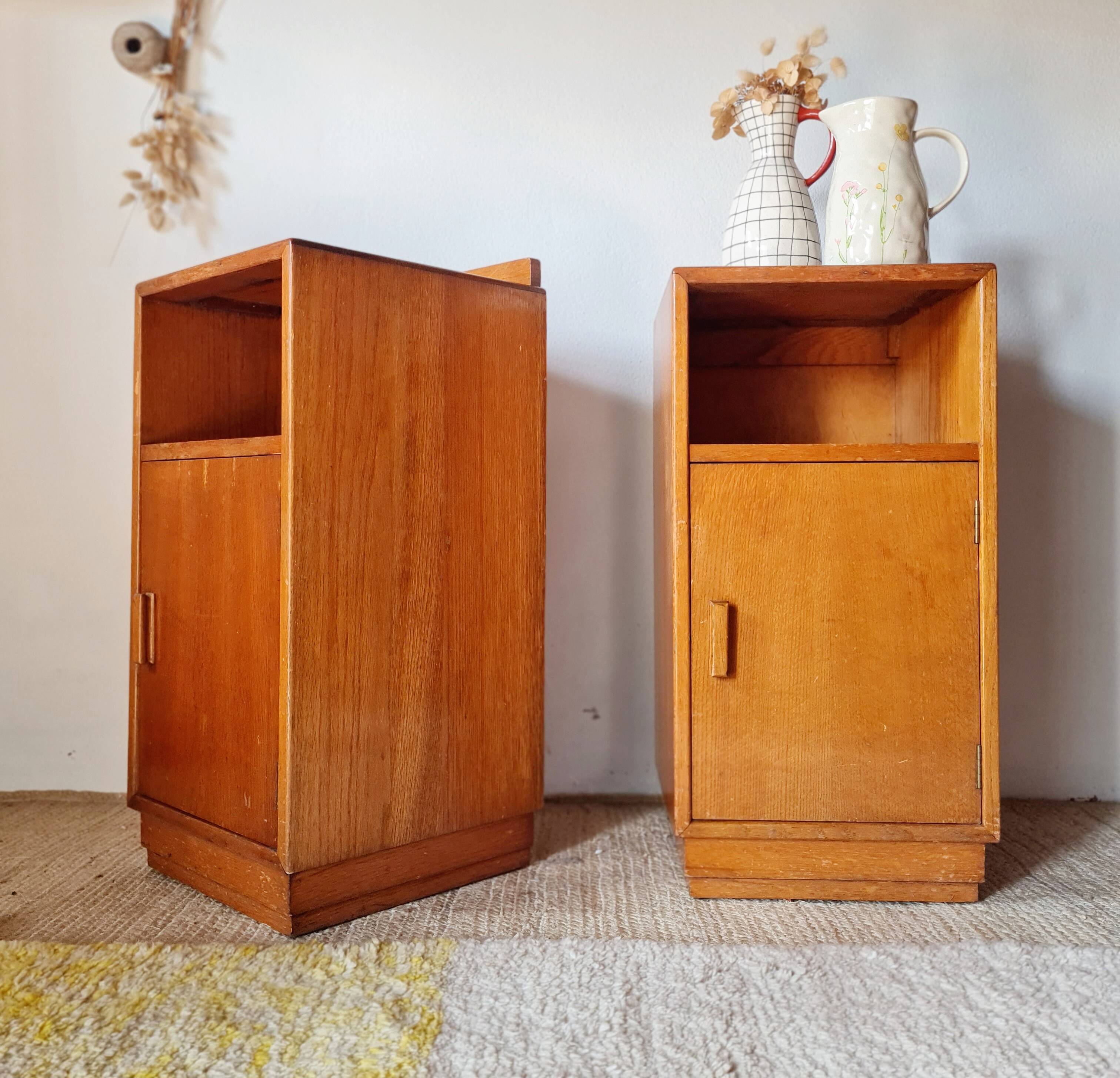 Art Deco pair of bedside tables in light oak by A. Gardner & Son