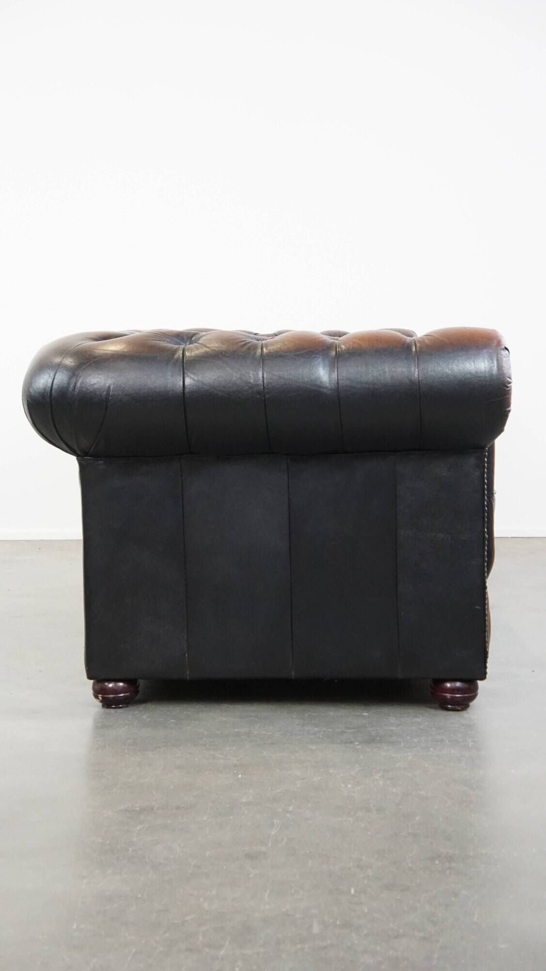 Classic English Chesterfield 2.5 seater sofa in brown cowhide