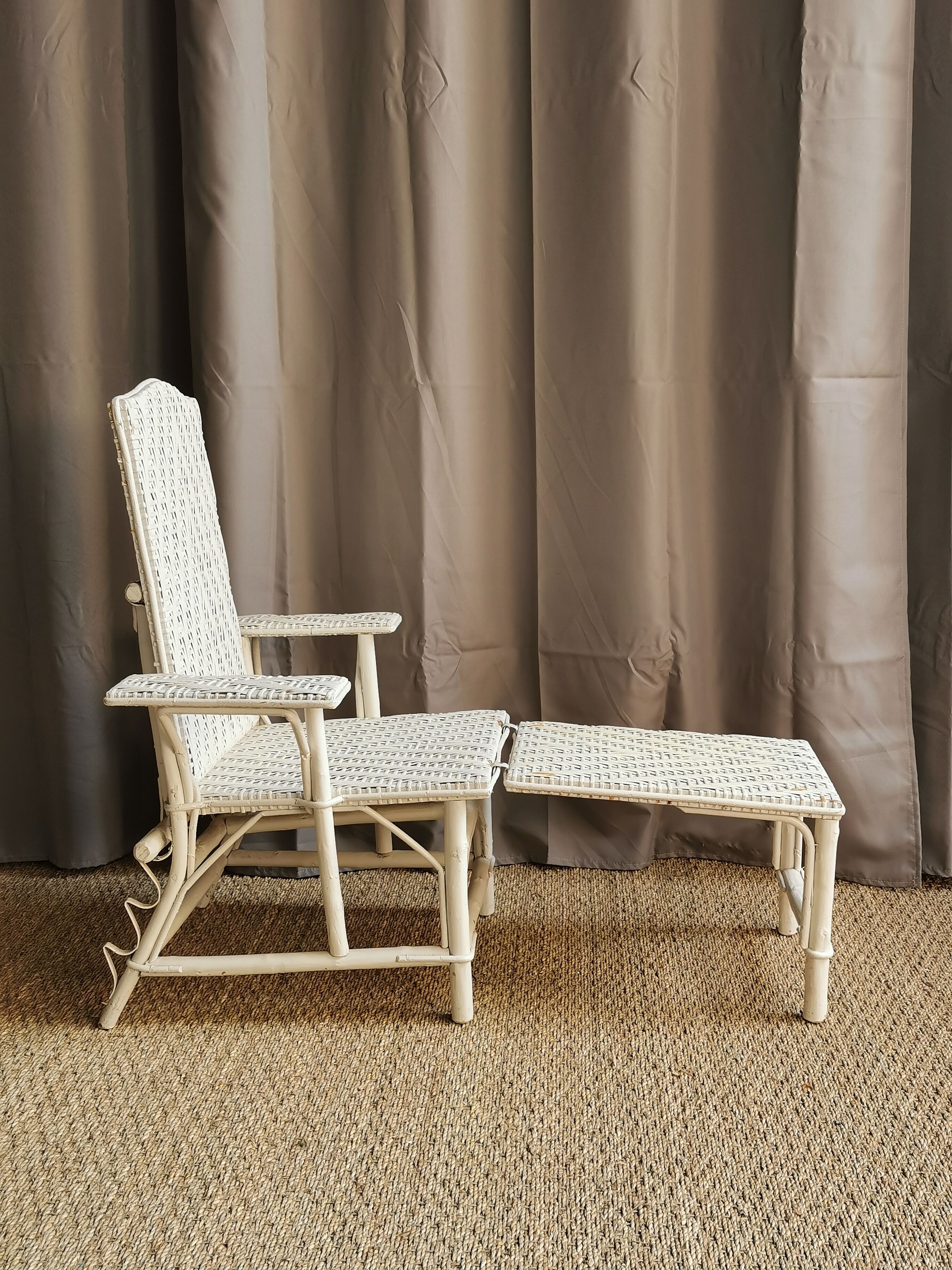 Rattan children's chaise longue