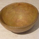 Chamotte clay bowl with bird decoration