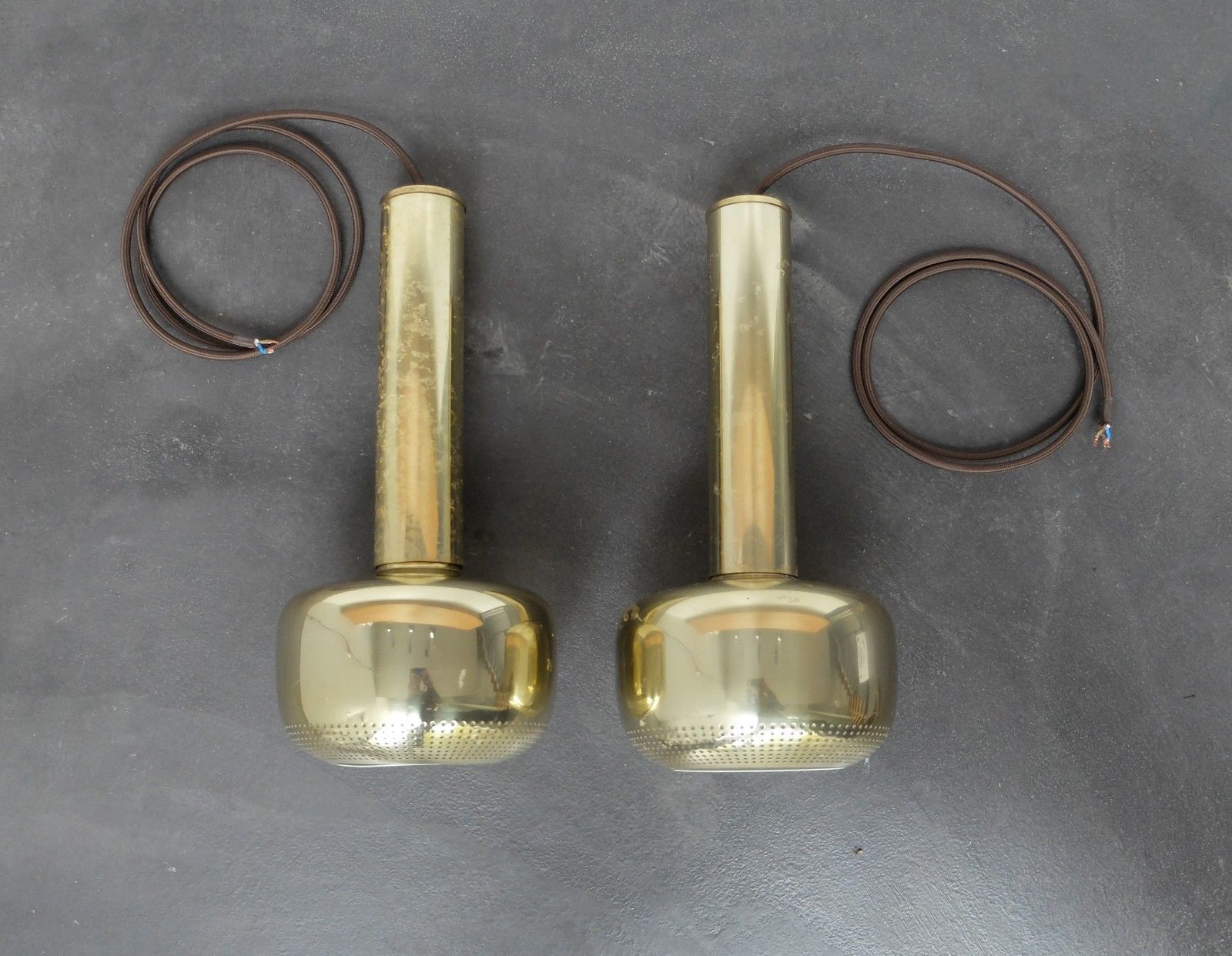Pair of suspensions "Guldpendel" vintage brass by Vilhelm Lauritzen for Louis Poulsen