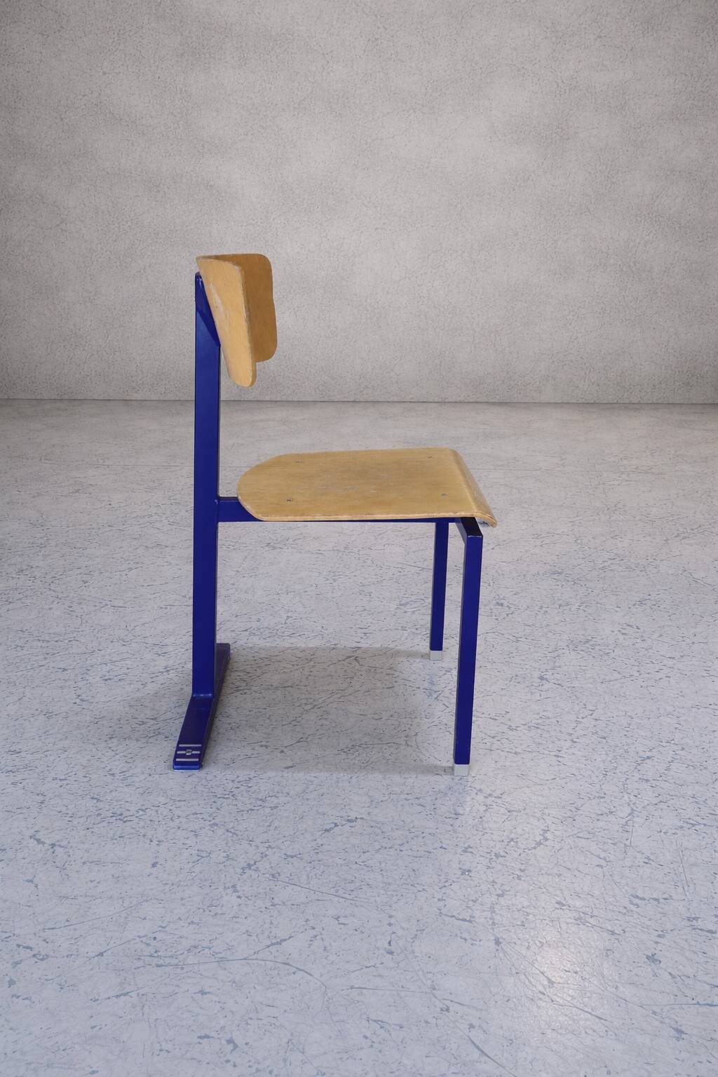 Lot 6 chaises vintage style Marko N1 – piètement trépied