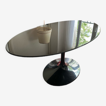 Oval black table