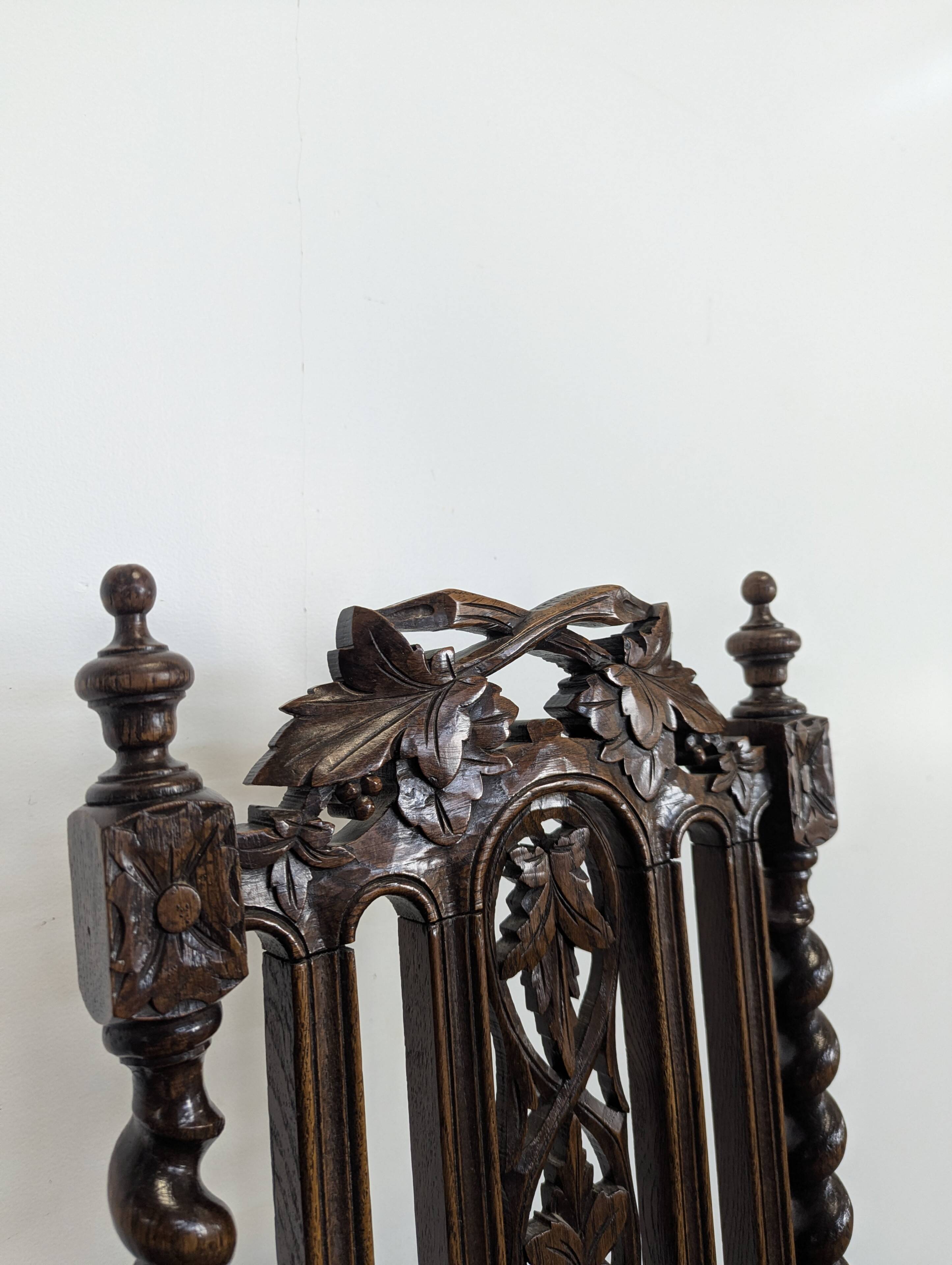 Set of 4 Louis XIII chairs