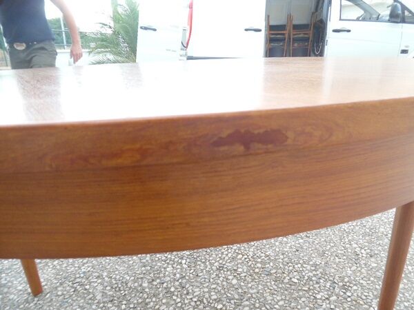 Scandinavian style roundtable