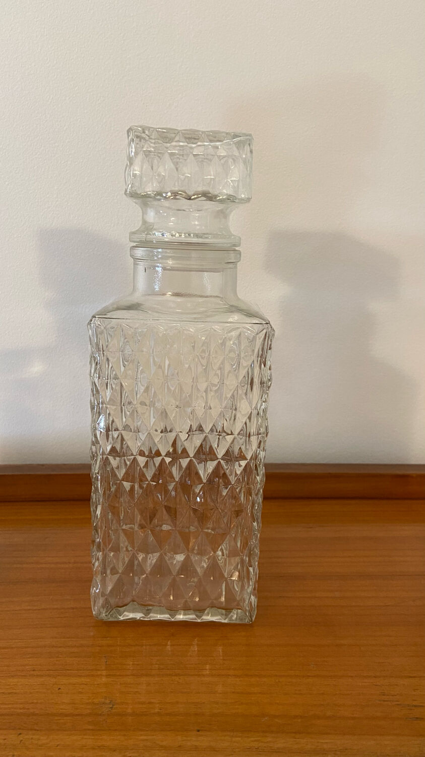 BHV PRODUCT - Vintage Glass Whisky Carafe