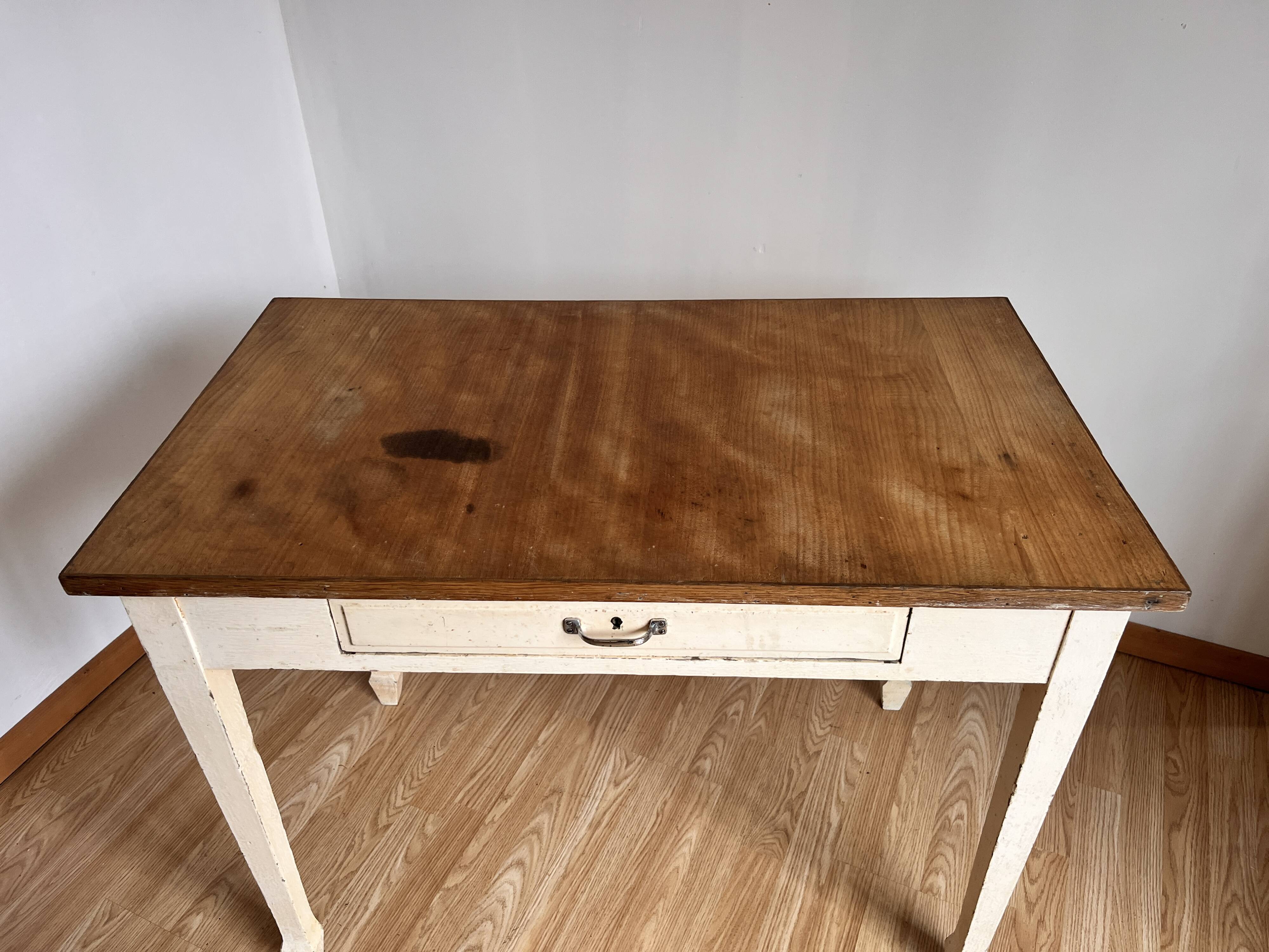 Farmhouse table