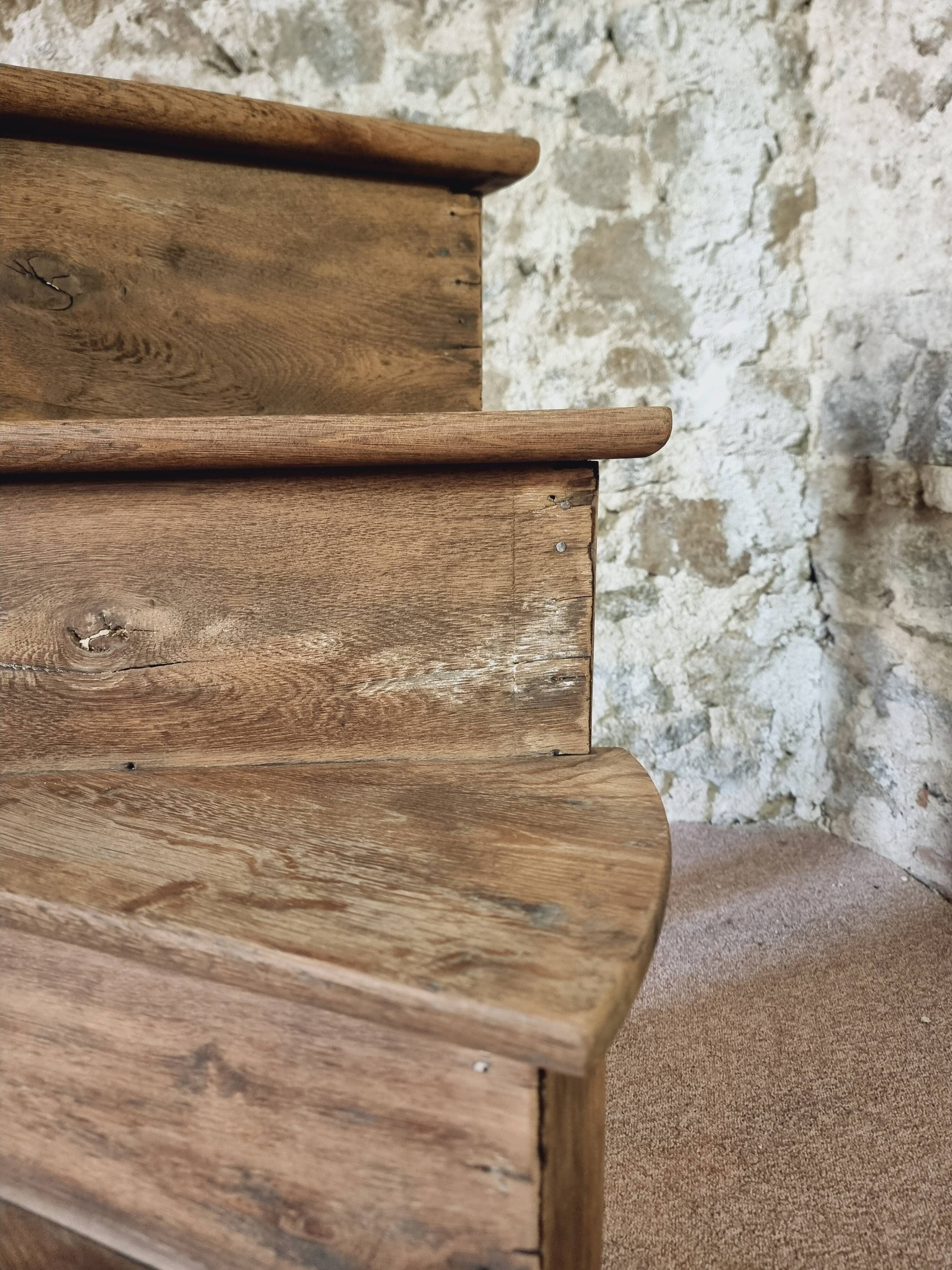 Segment of a spiral staircase in solid oak, early 19th century.