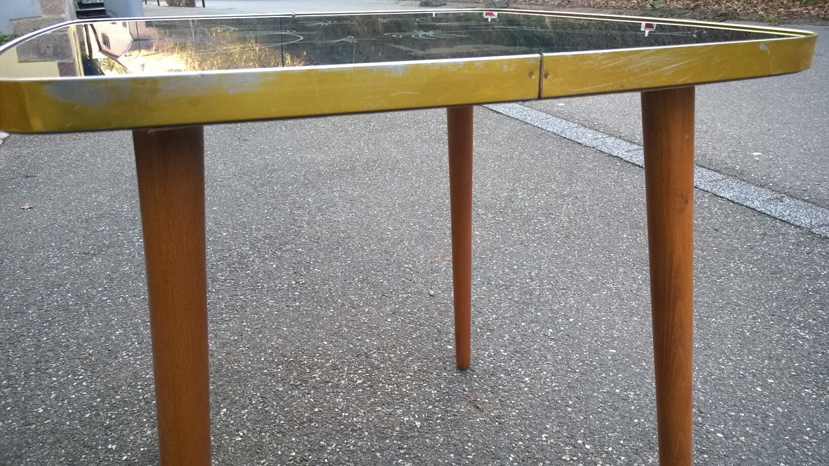 Vintage coffee table stylized oriental décor 1960