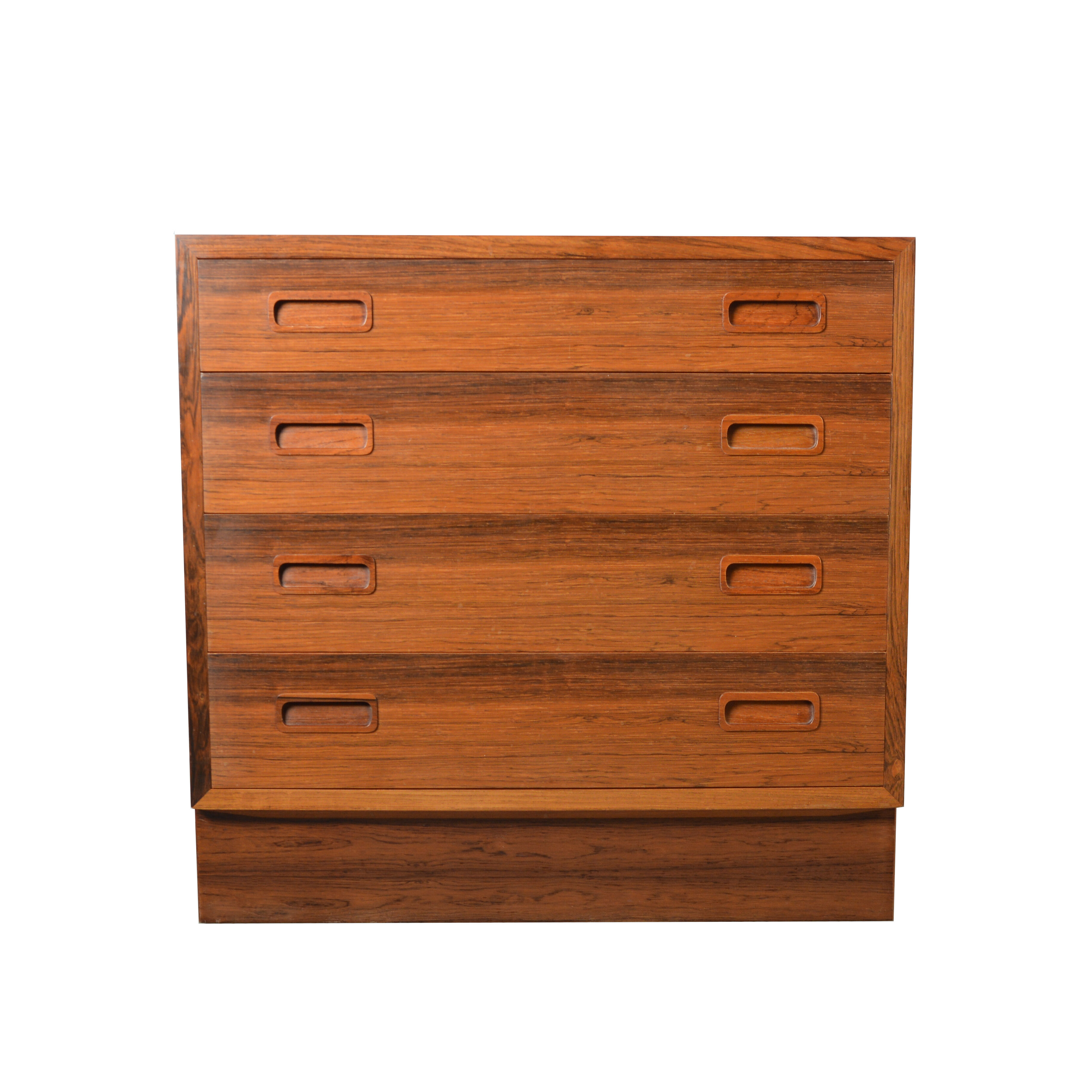 Commode danoise en palissandre du milieu du siècle par P. Hundevad dans les années 1960