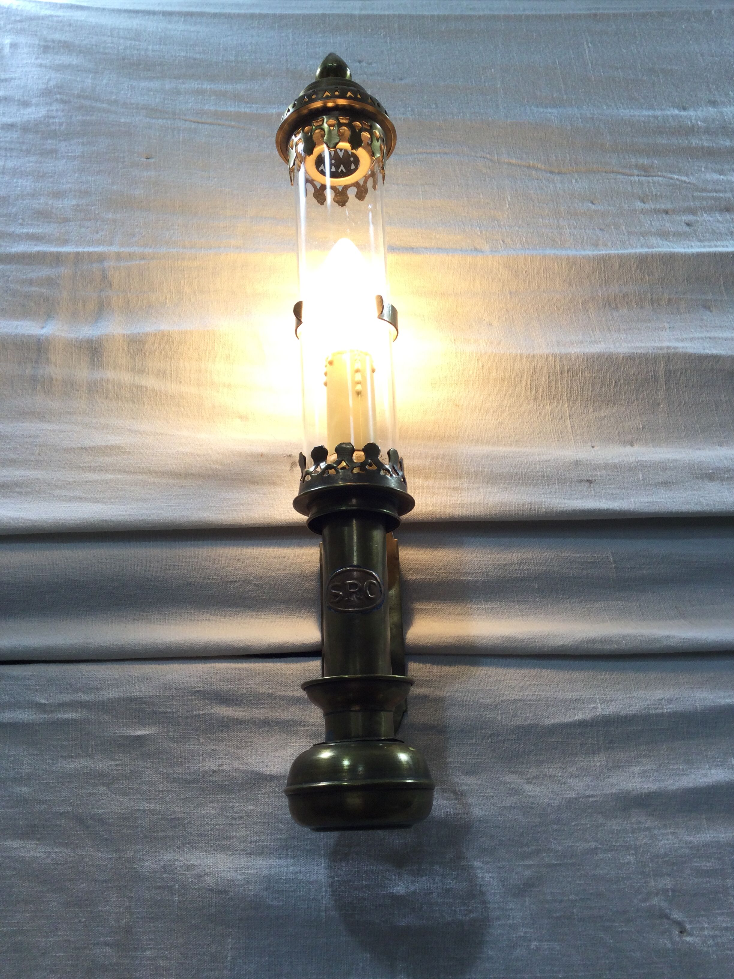 Brass train applicator