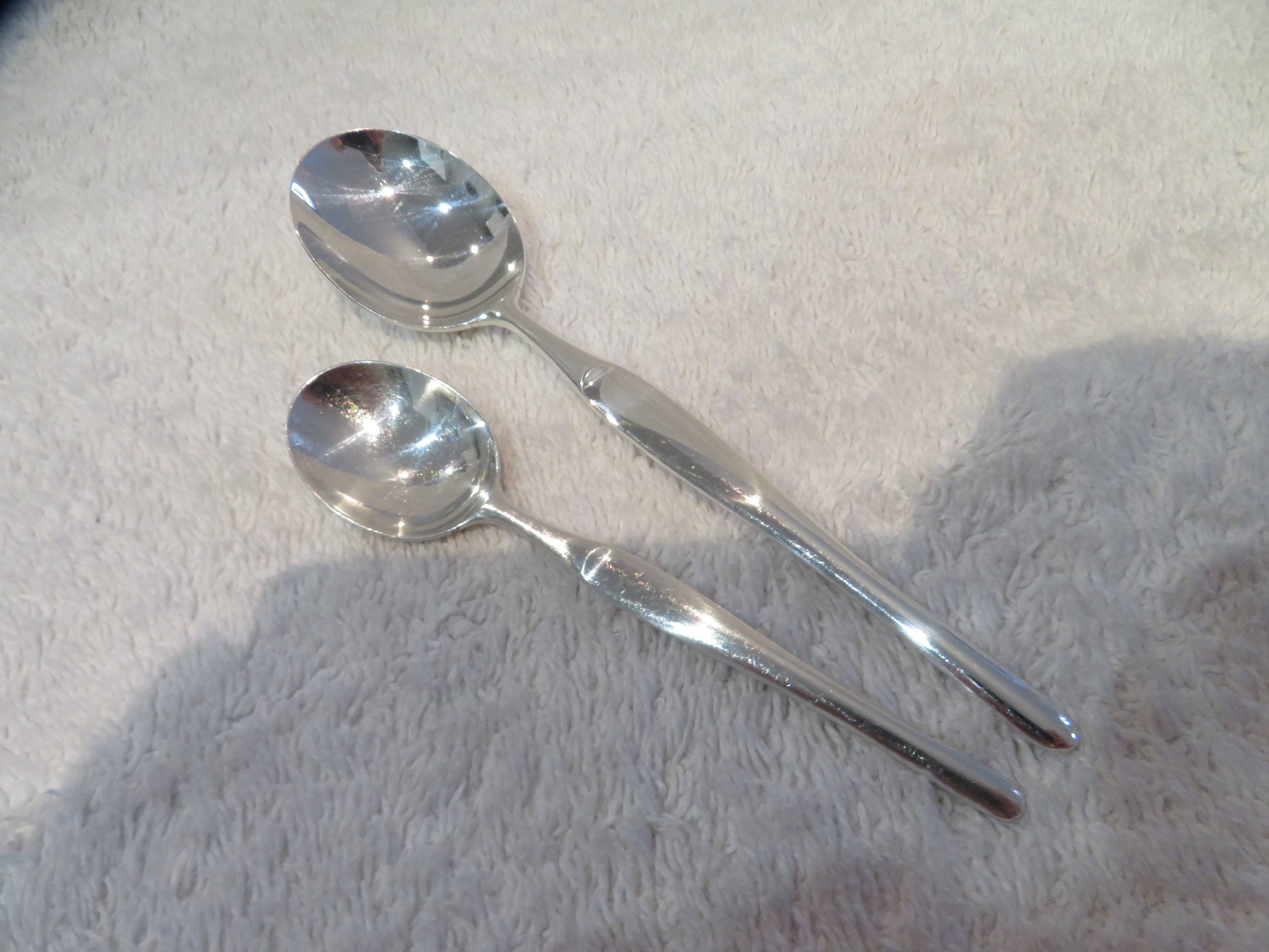 2 Christofle goldsmith mocha and coffee spoons, Duo model, 10 & 13.5cm