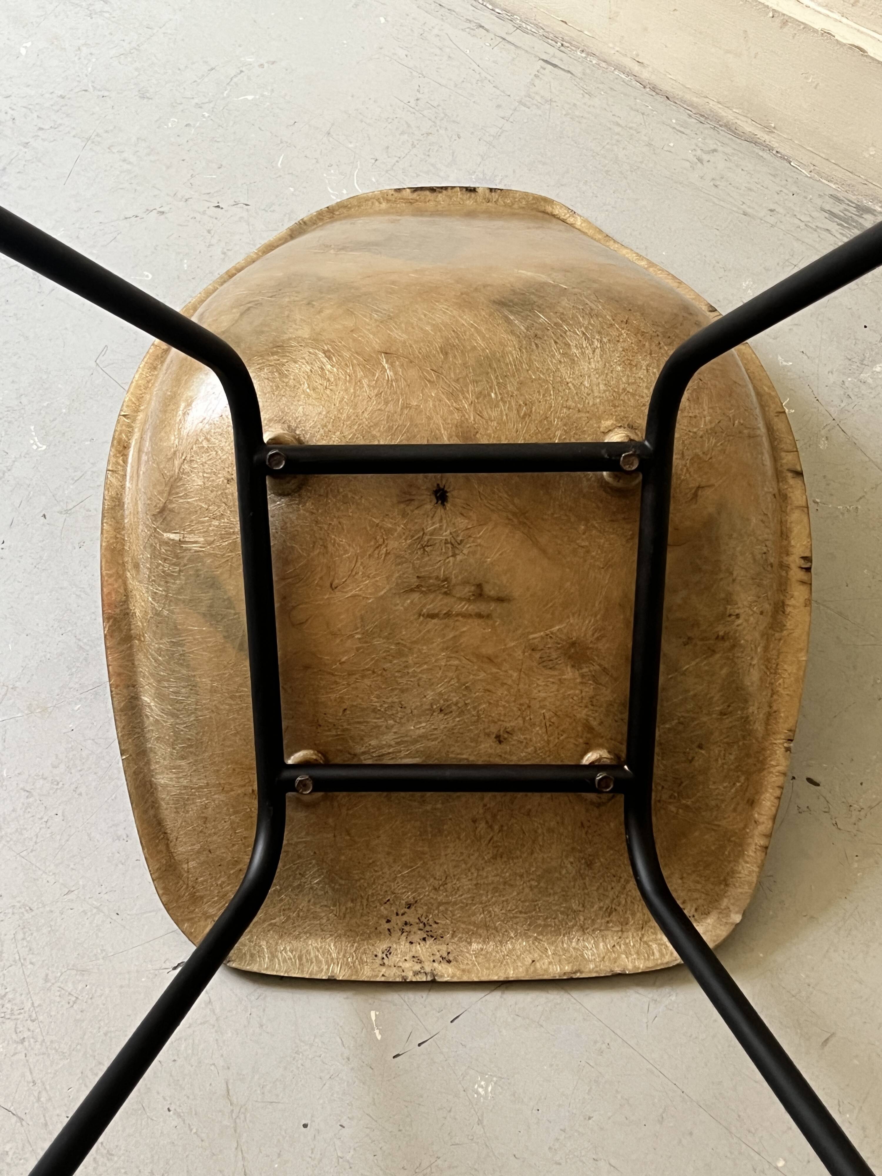 Chair in fibreglass and metal by René-Jean Caillette, stork, 1950 design.
