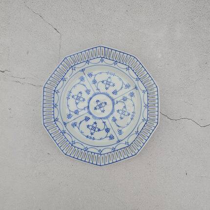 Set of 8 pierced dessert plates in Schumann porcelain.