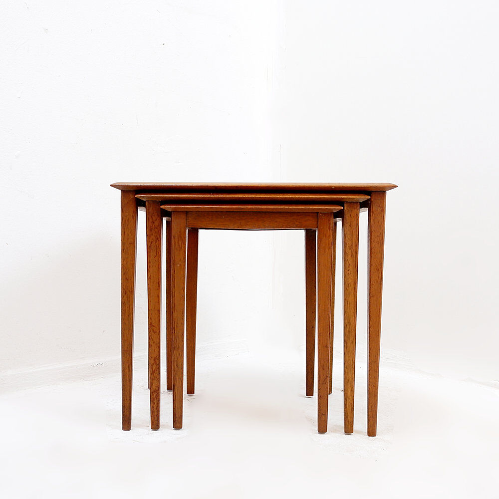 Nesting tables in teak mid-century modern - 1960s