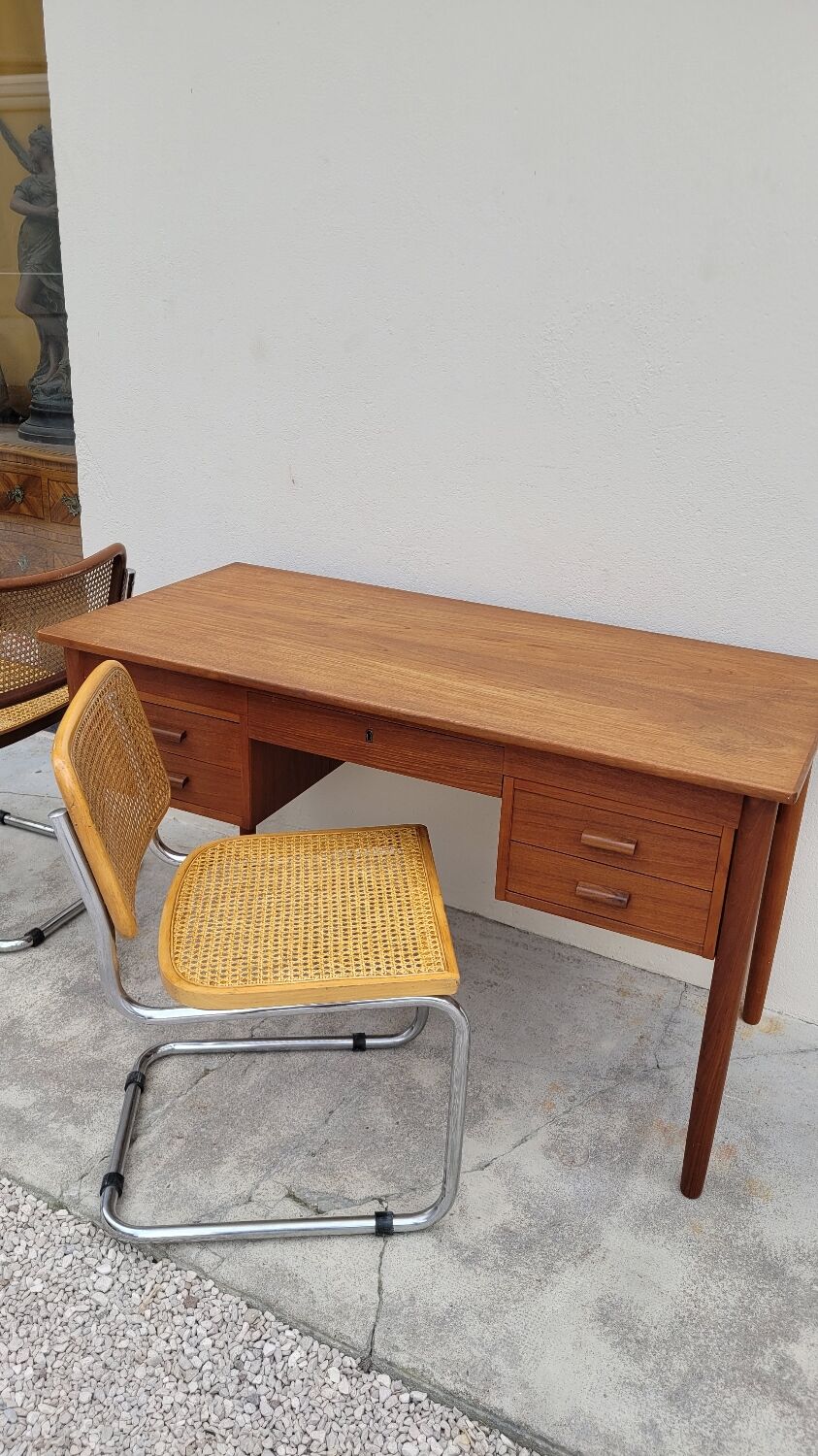 Marcel Breuer chair model B32 in canning