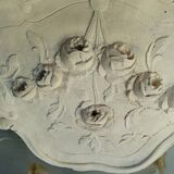 Louis XVI pediment with plaster low relief roses