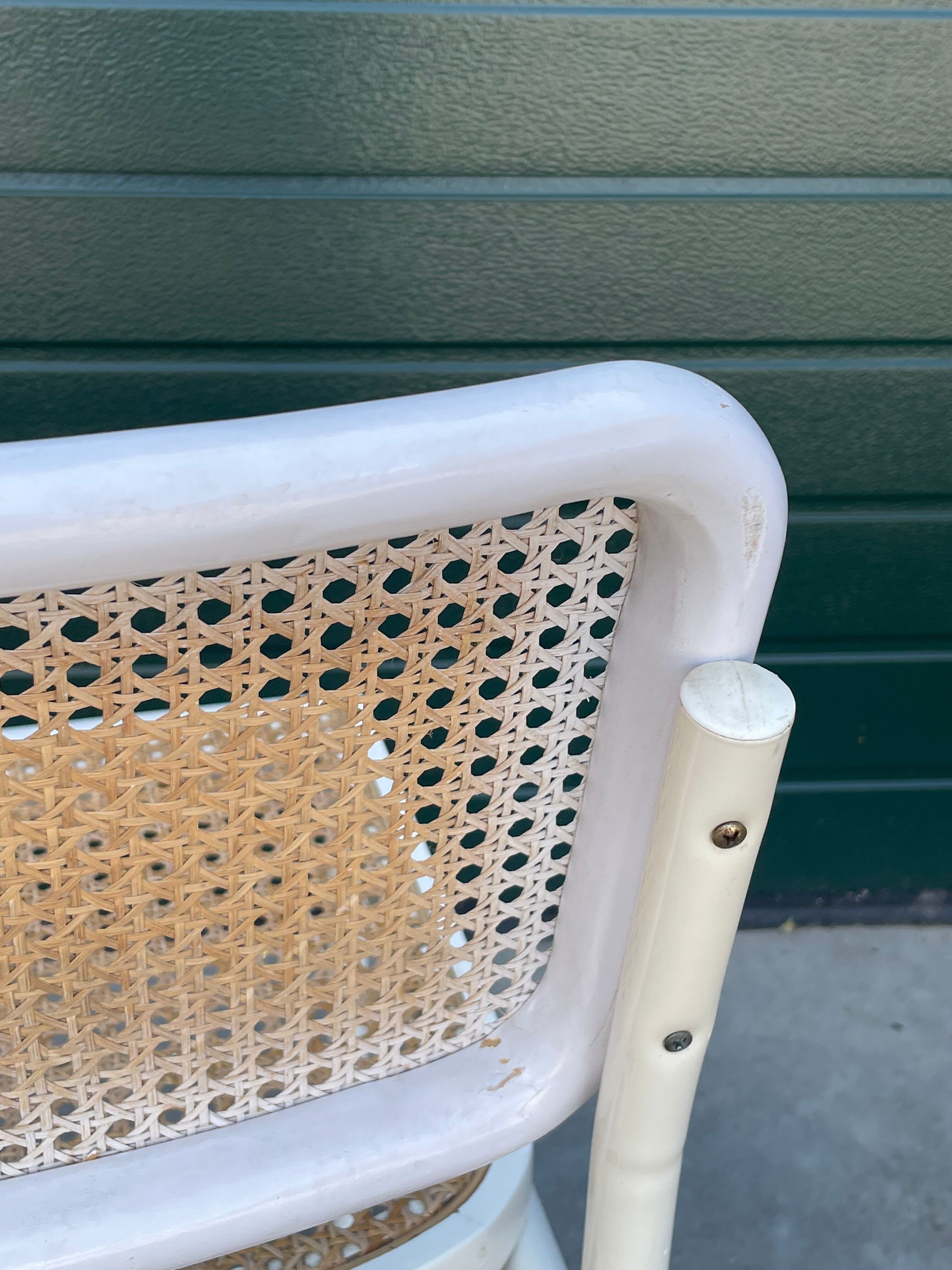 Set of 4 Cesca b32 model chairs in white by Marcel Breuer