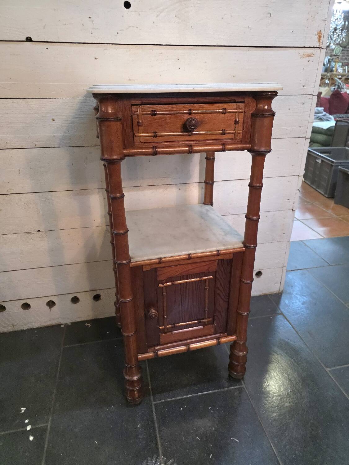Table de chevet bois bambou du XIXème