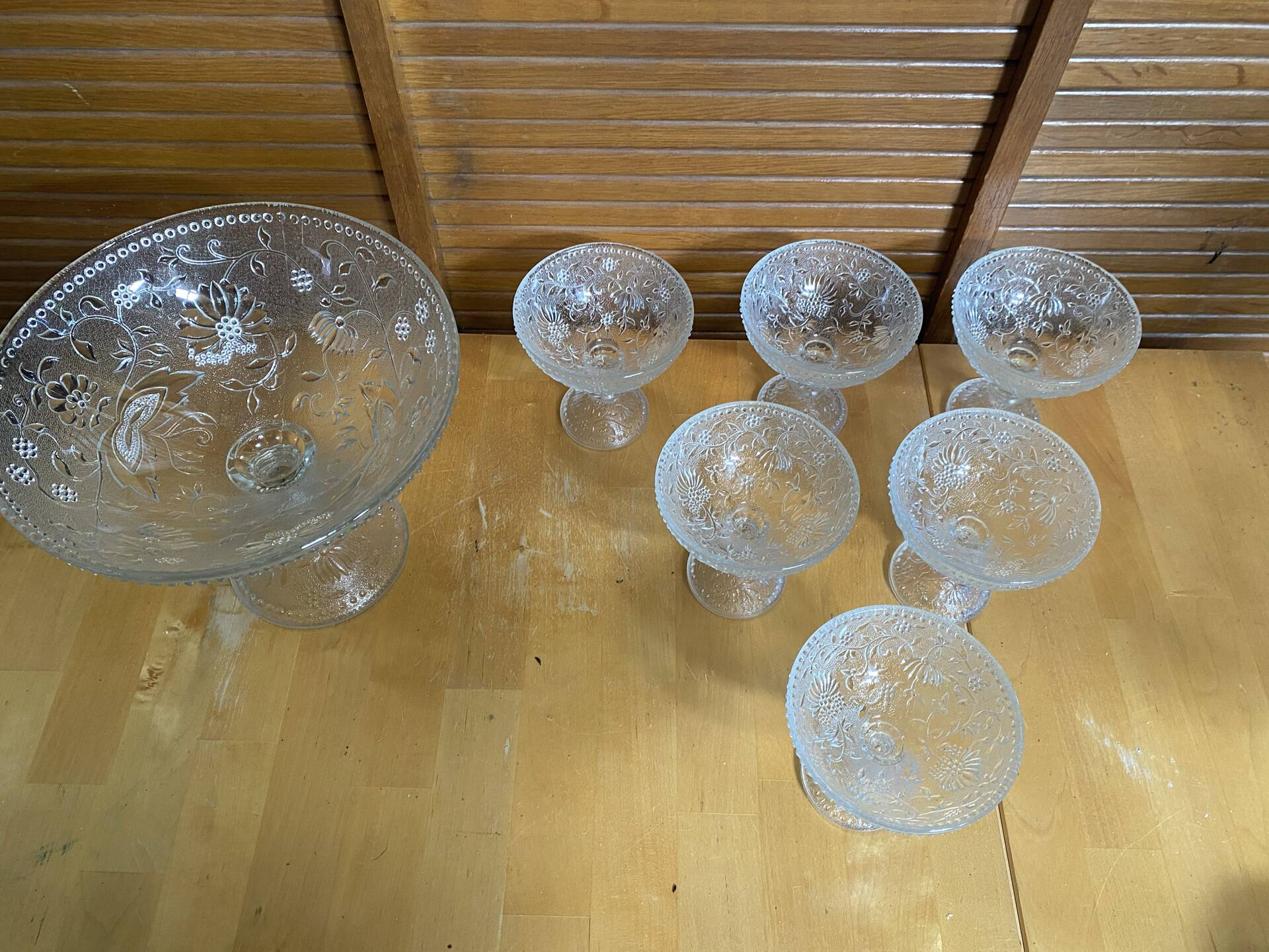 Salad bowl + 6 Ice Fruit Cups Mousse PAVEL PANEK Moulded Glass Vintage