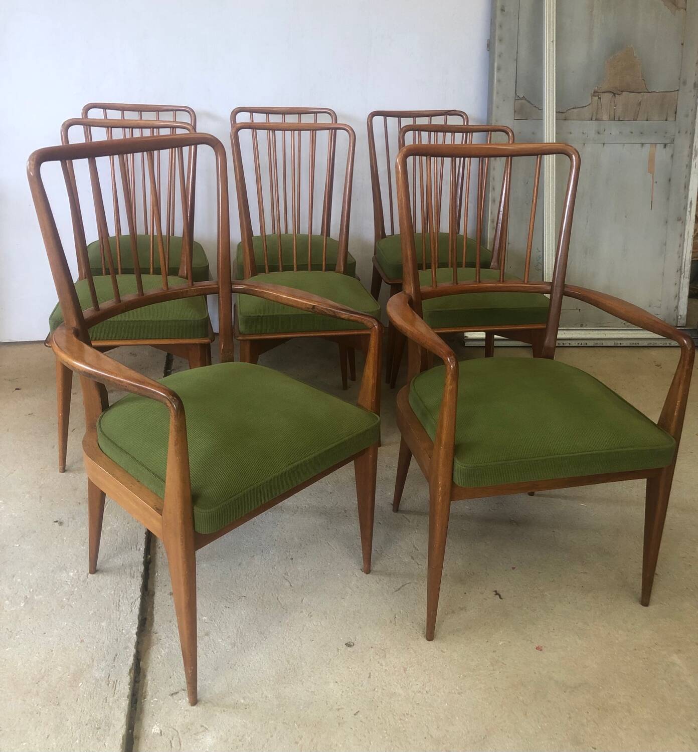 Ensemble de 6 chaises et 2 fauteuils de Charles Ramos