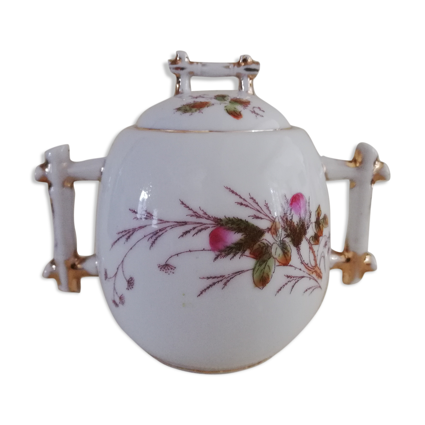 Porcelain sugar bowl handle decorated with sugar cane